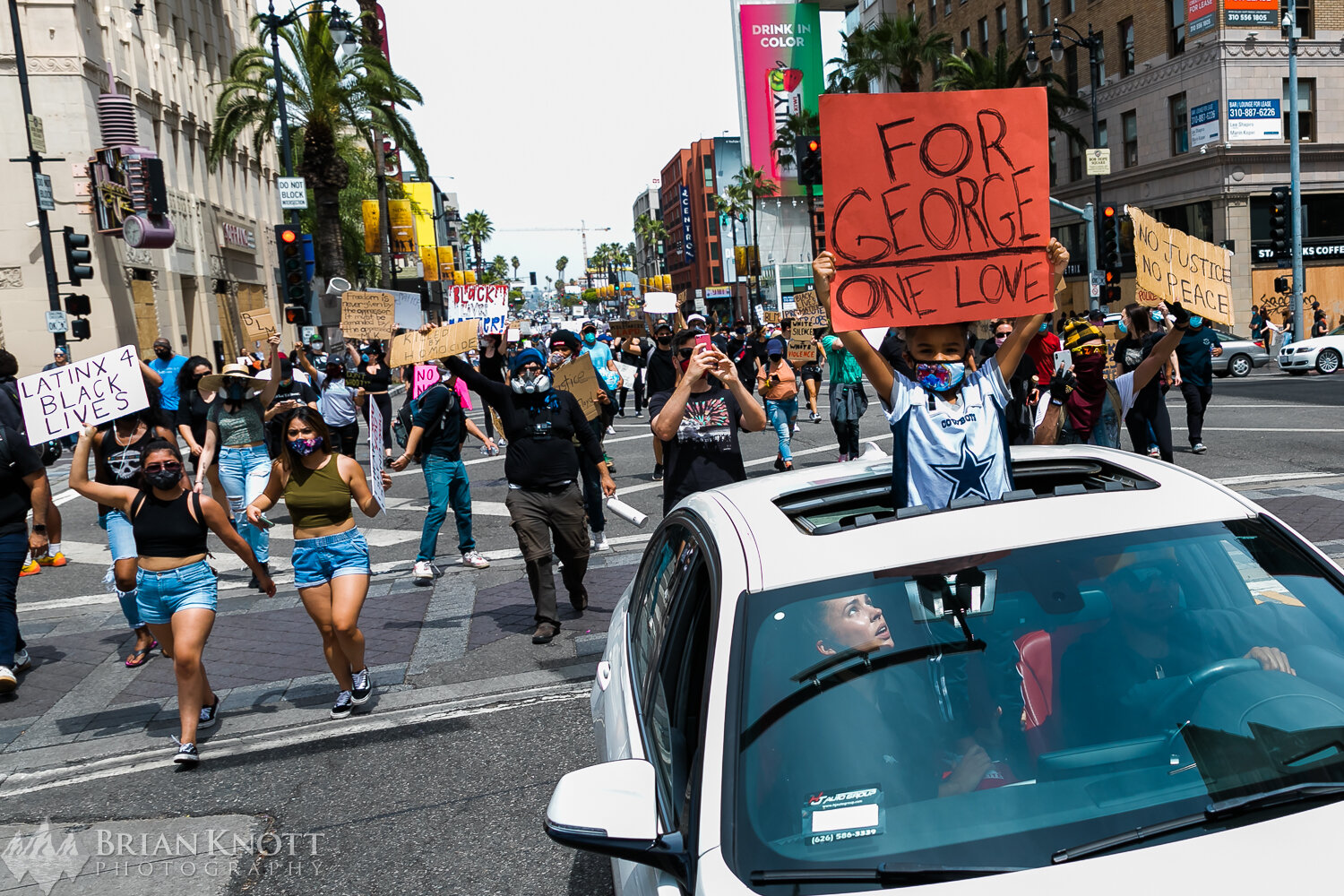Hollywood-LosAngeles-Protest-Looting-11.jpg