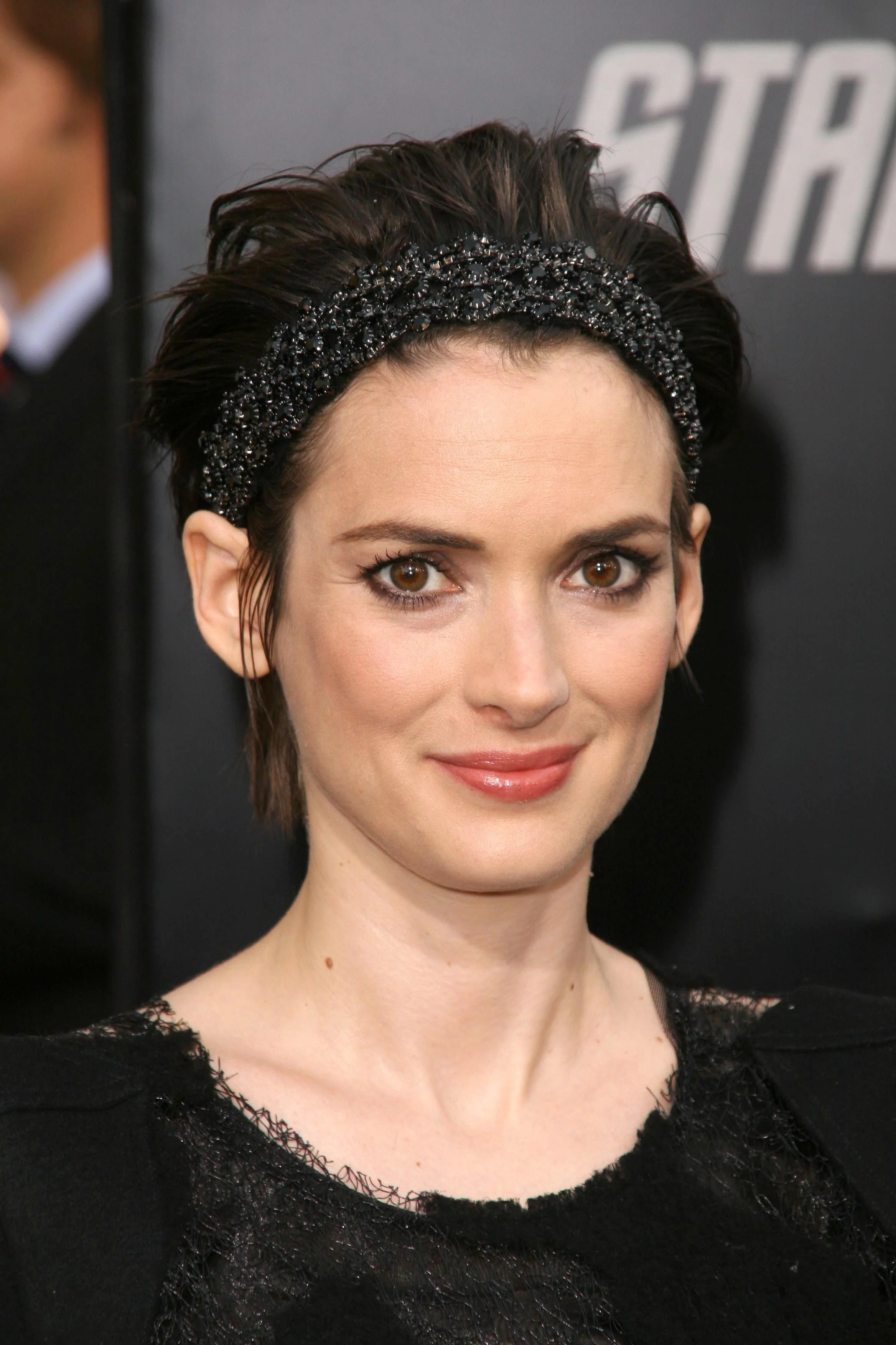Winona Ryder - Miriam