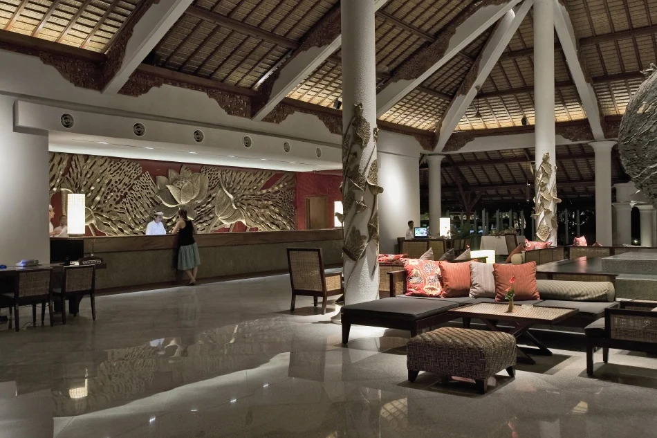 5-receptionlobby.jpg