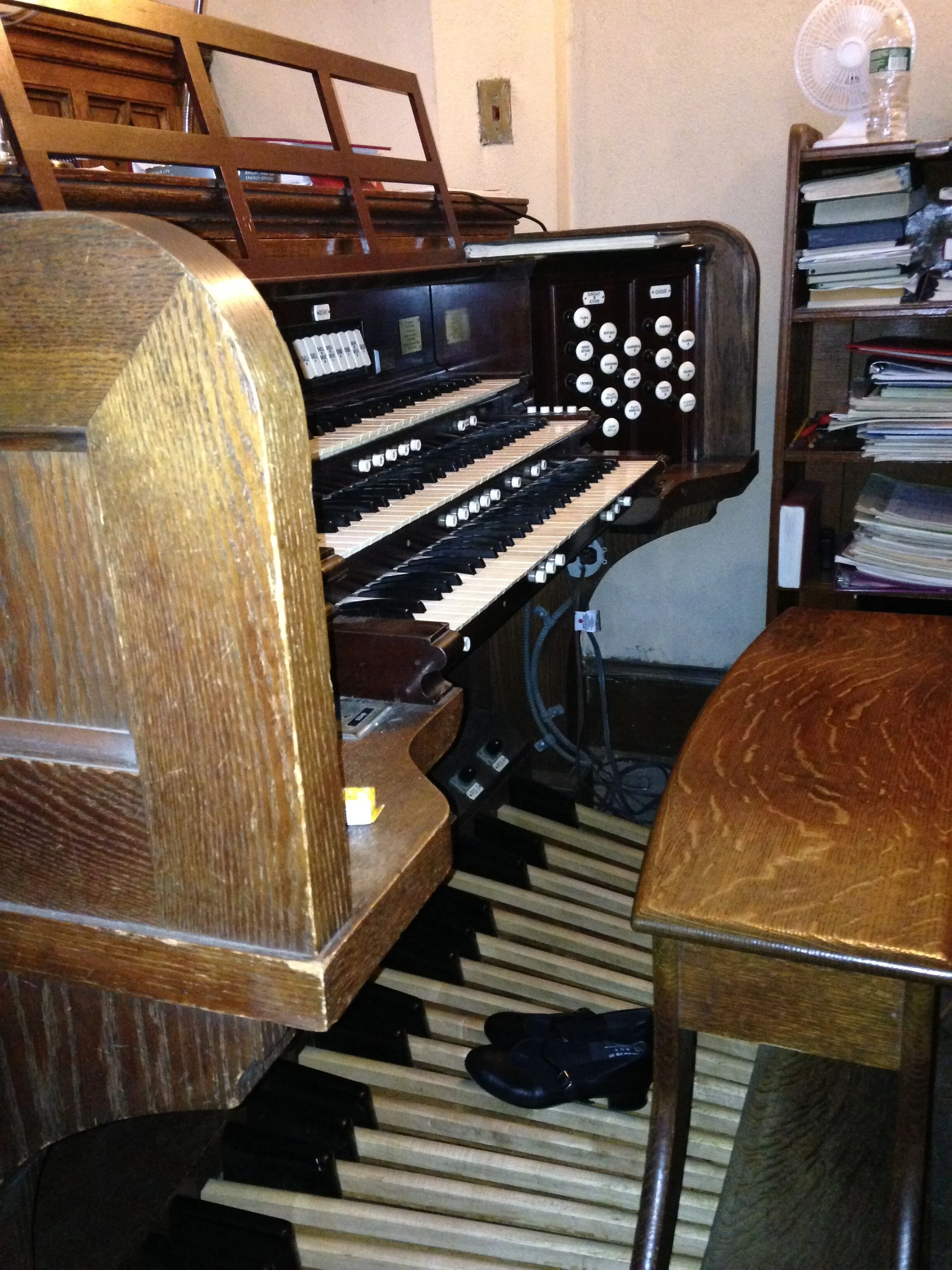 organ console.jpeg