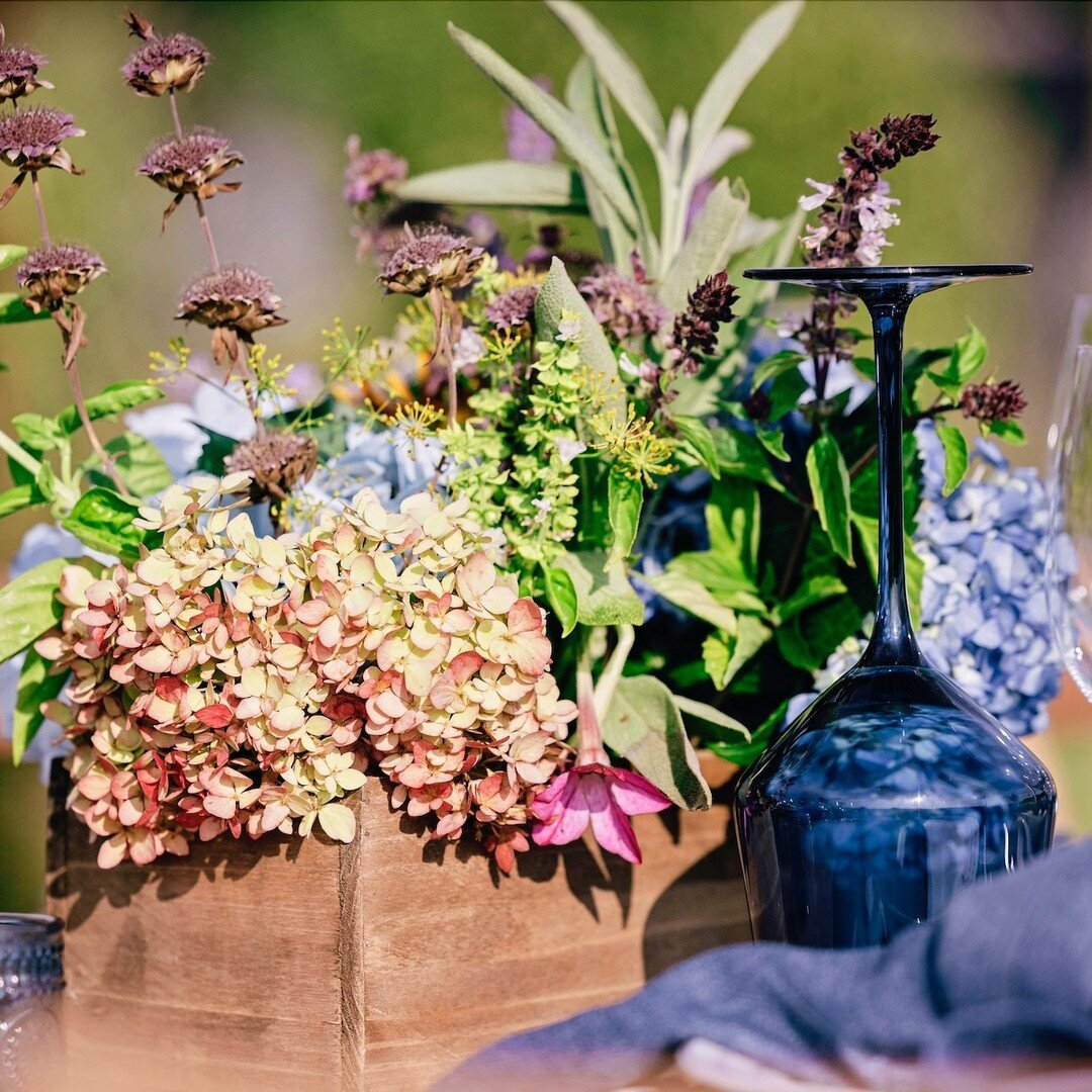 Let's talk flowers: arrangements, centerpieces, accents, all of it. Floral design, big or small, is part of most of the events we produce, and for good reason. Whether it's tying together a color scheme, showcasing a local florist, or providing a vis