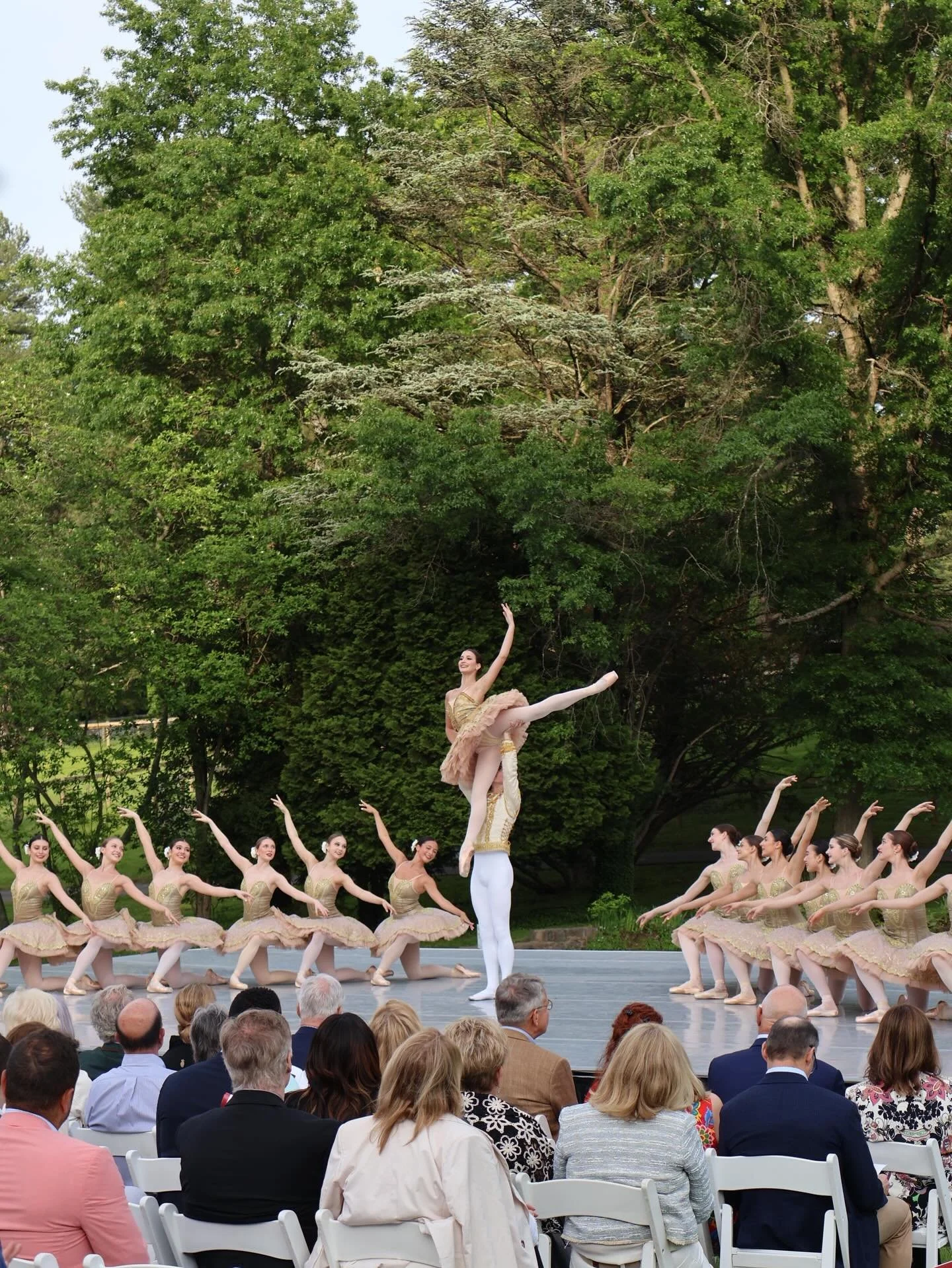 As the summer slips by us, we’re reminiscing on the magic of the Philadelphia Ballet’s Spring Festival at Red Rose Farm—a celebration where internationally renowned artistry met atmosphere in the most distinctively effortless way. D