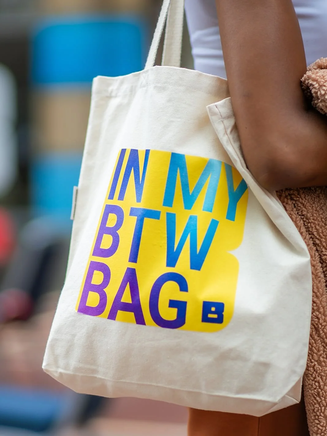 The best event brand merch captures a moment in time– and this year’s Black Tech Week merch was served up interactively. From the made-to-order “it bag” of the event to limited edition gear like tees, patches and pins– c