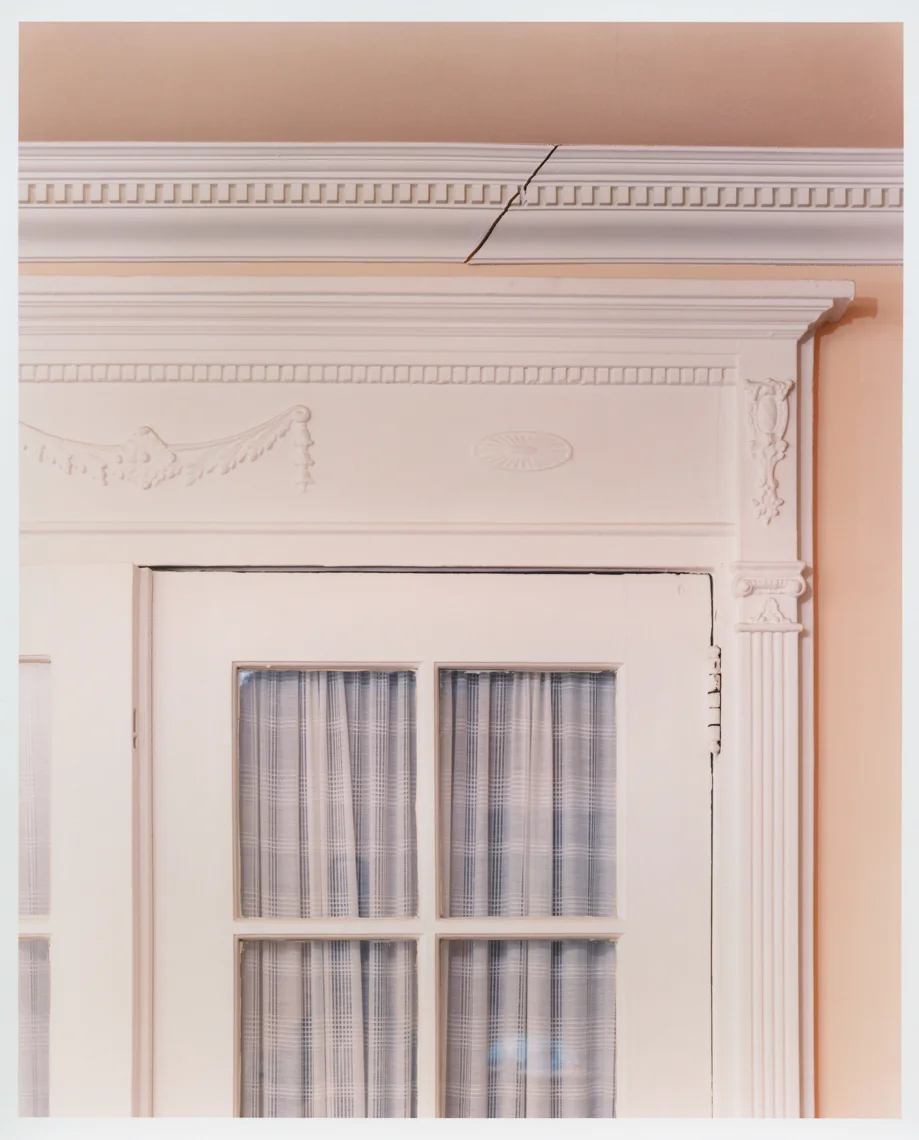 AR_HOME_DiningRoomDoors_PrintHiResRet_APF.jpg