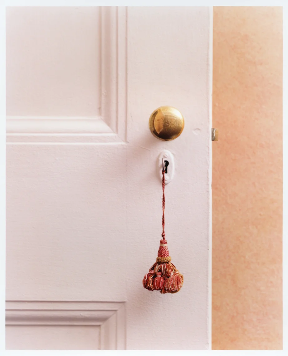 AR_HOME_DoorToMyParentsBedroom_PrintHiResRet_APF.jpg