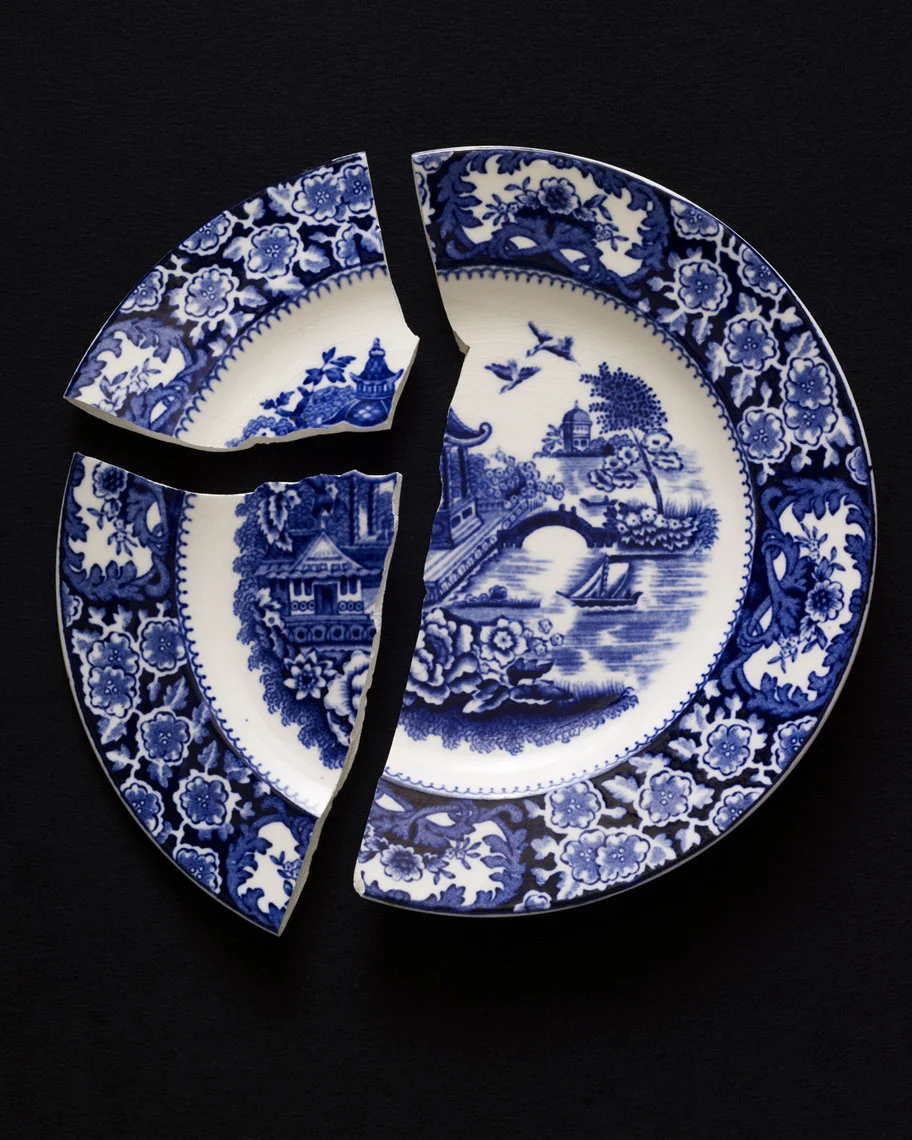 ARowley_Broken_BlueOldeAltonWarePlate-0023_retMaster_APF.jpg