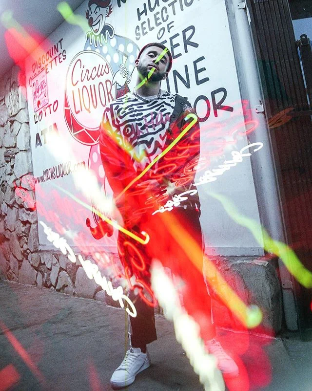 @mauricemoore looking ✈️ Styled @mb_whitehousestyle 
Photographer @octohpus._ 
#rnbsinger #rnb #rnbmusic #hiphop #musicproducer #musicislife #styledby #streetwear #streetwearfashion #hits #swag #swaglife #lastreets