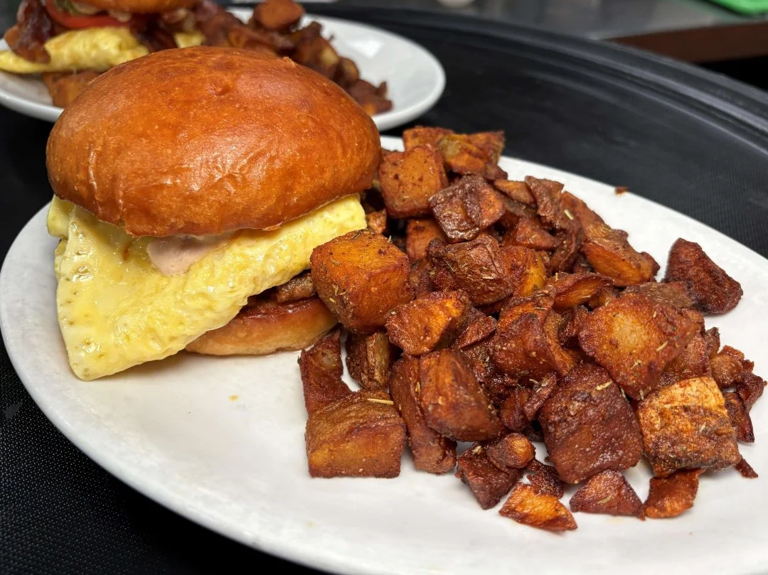 Holiday chaos is over, let us handle the cooking now!
There&rsquo;s no place like Johnny&rsquo;s Roadside Diner for a post-Thanksgiving reset.
Grab a warm Breakfast and a hot coffee!☕🍳