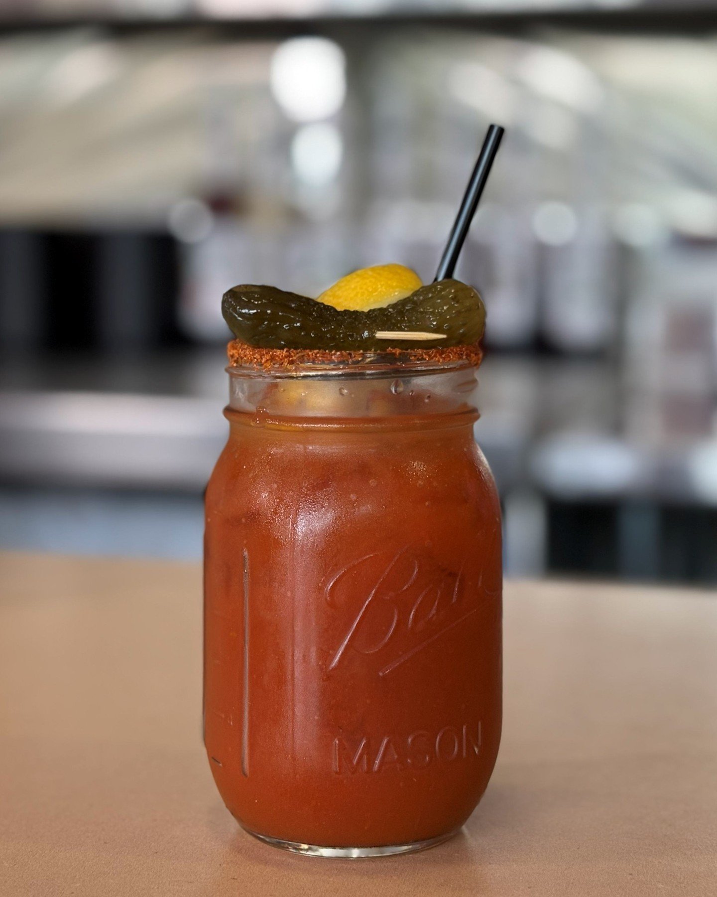 Saturday calls for a Bloody Mary!🍅✨
Our house mix + celery salt rim = the perfect start to your weekend. Bottoms up!