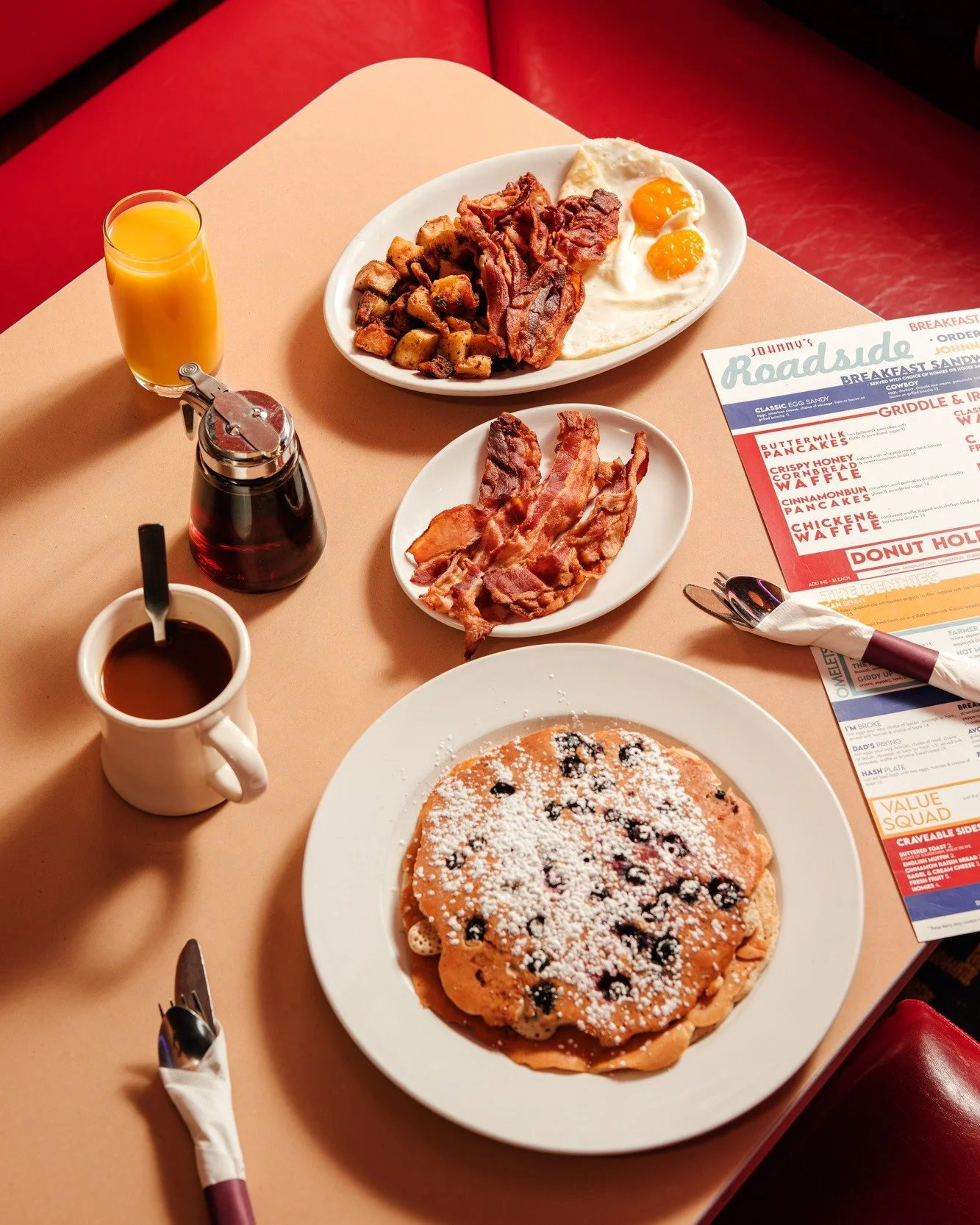 Mondays are easier with a good breakfast!
Pancakes, bacon, home fries, and eggs... just how the week should start!🥞

#johnnysroadsidediner