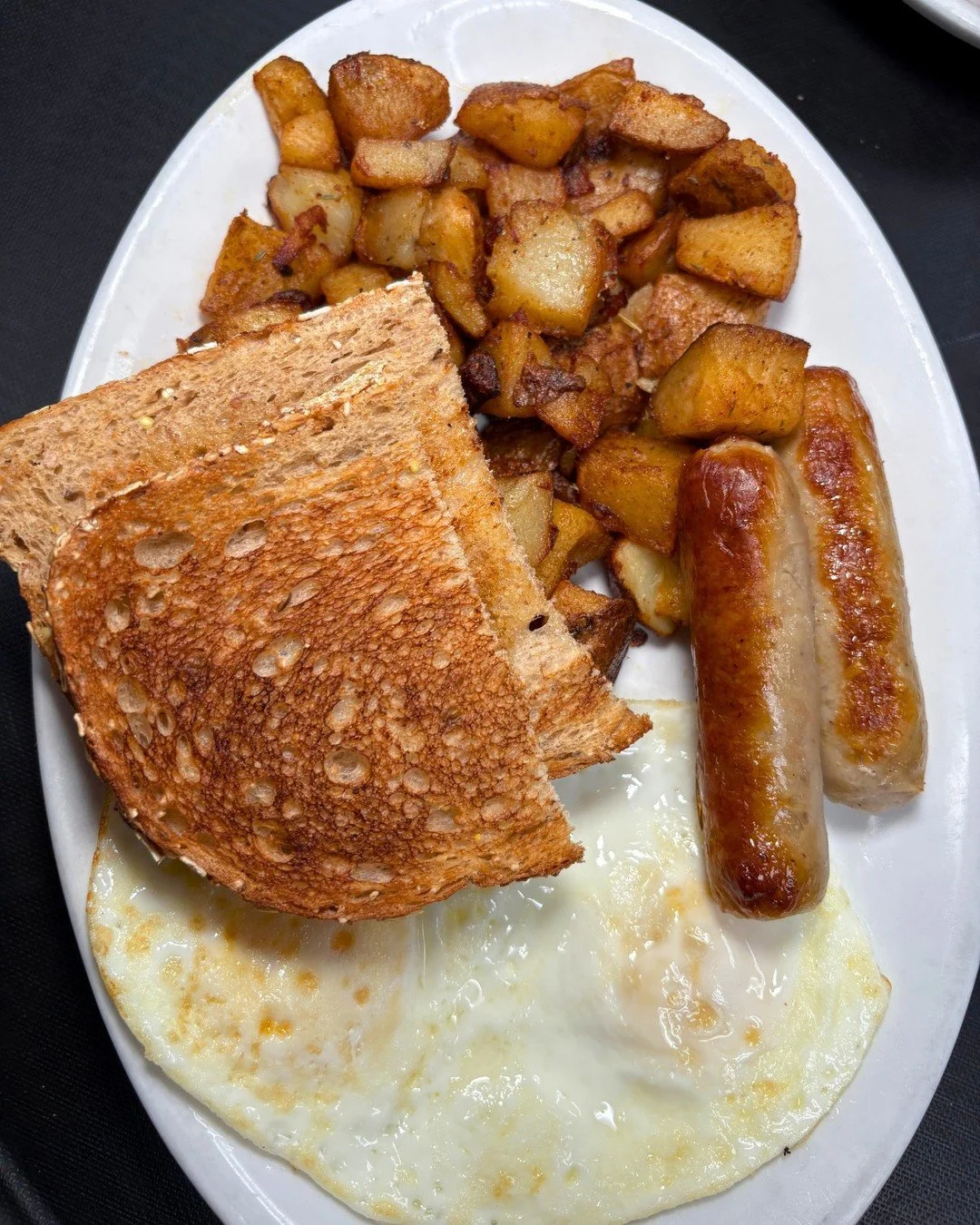 The breakfast you know and love 🥓🍳
Eggs, home fries, toast, and your choice of meat!
#classic