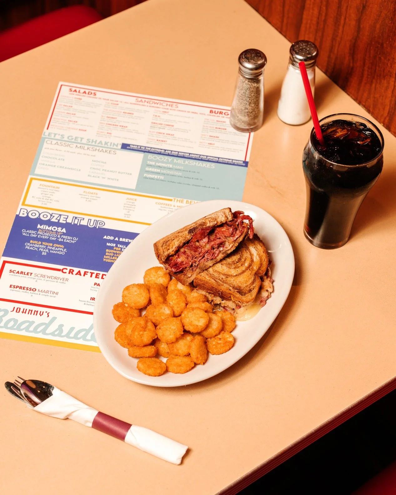 If you need a reset after the weekend&hellip; a hot, crispy Reuben usually does the trick😉🥪
#johnnysroadside