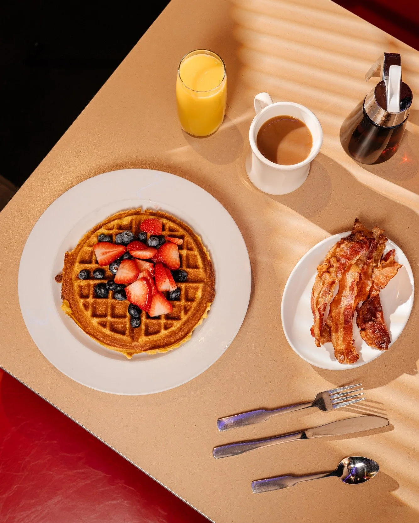 Saturday mornings just hit different 🍳✨ 
Breakfast peace at Johnny&rsquo;s Roadside... stop in and stay awhile☺️
#johnnysroadside