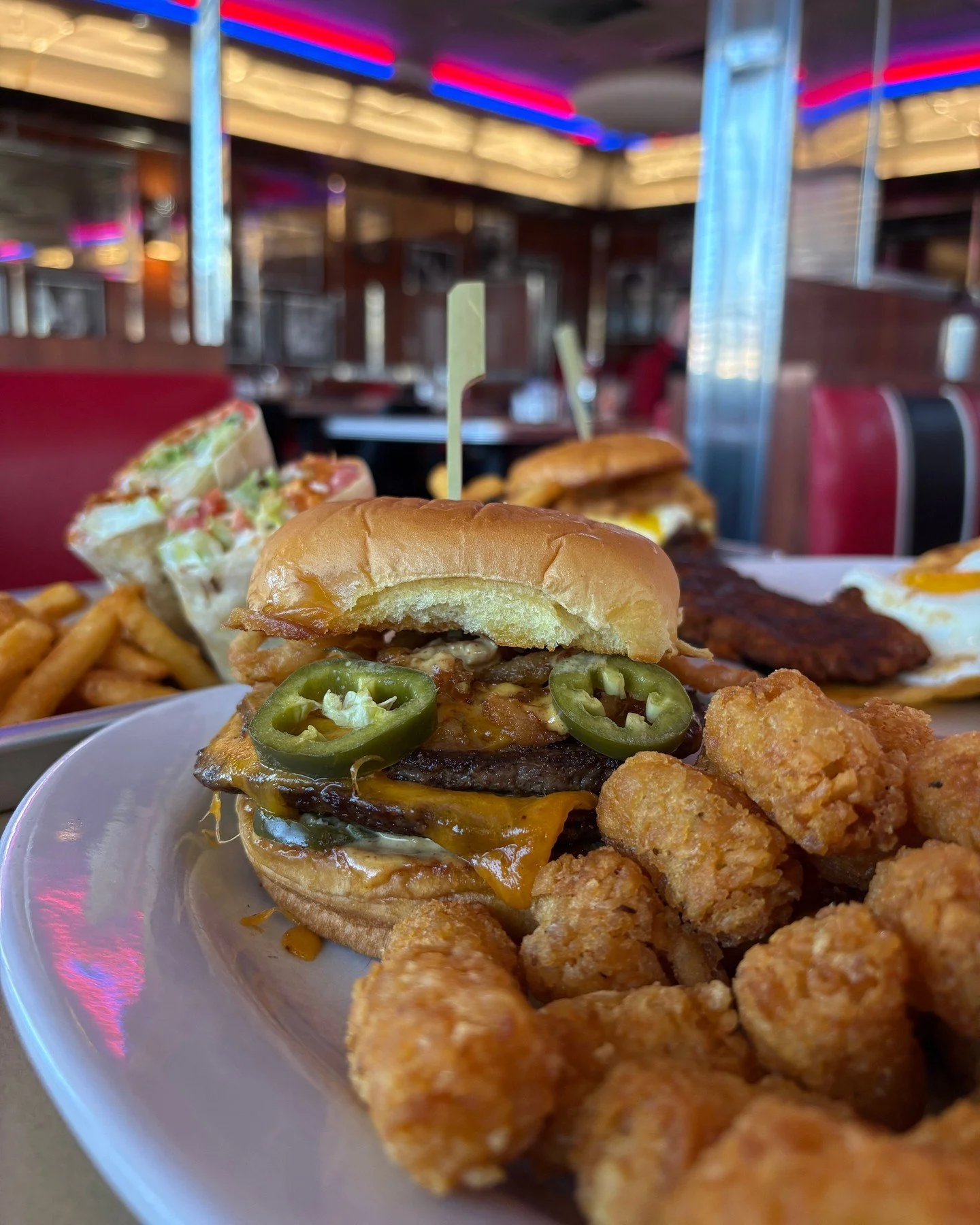 Turn up the heat 🔥🍔
Our Spicy Smash features a double jalape&ntilde;o smashed patty, melted cheddar, crispy onions, and house sauce on a toasted potato bun. It's a hot bite!!
#Smashburger #johnnysroadside