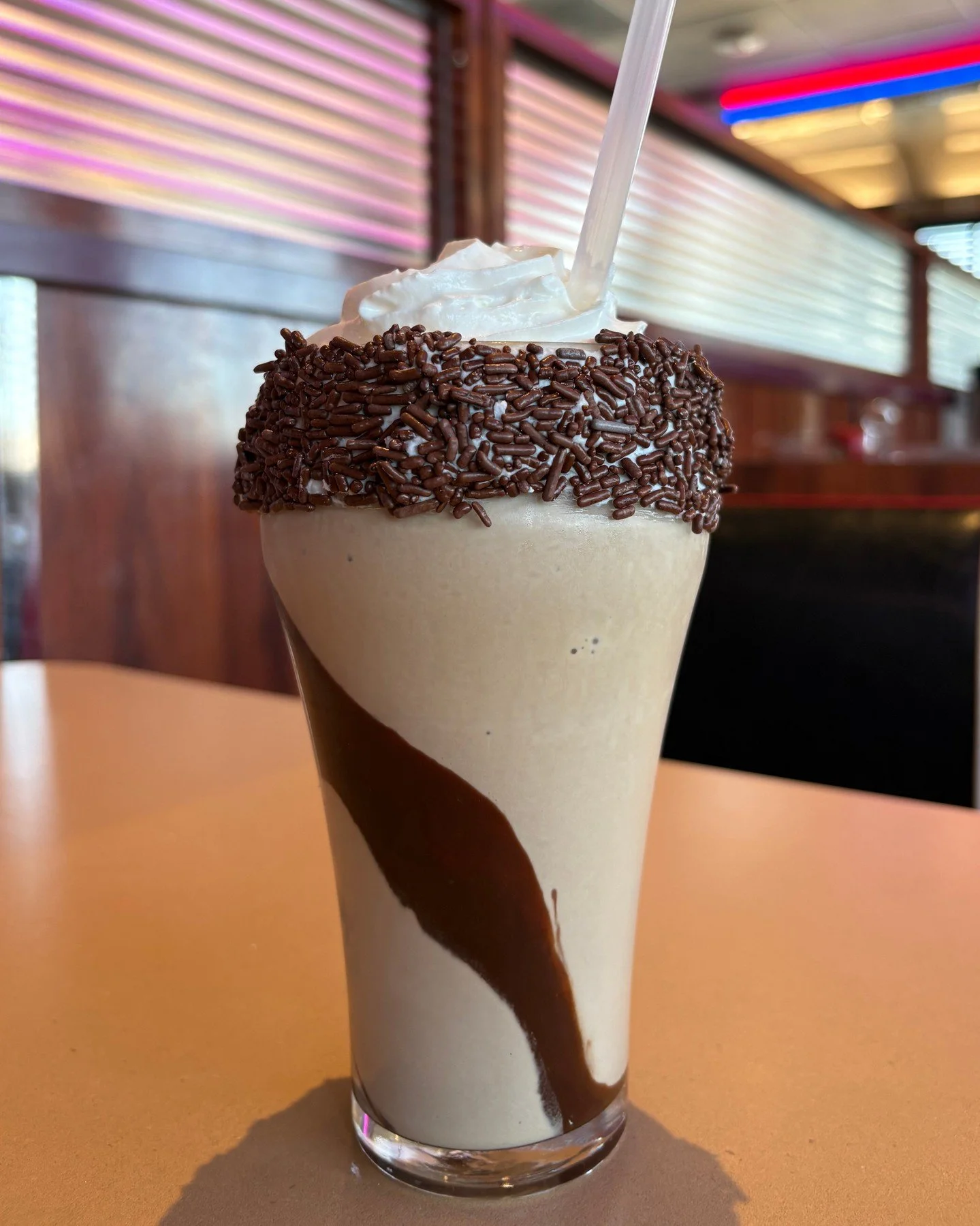 ⚠️PSA: boozy milkshakes exist here 🍦👀
The Minute Man: Bailey&rsquo;s, coffee ice cream, mocha sauce &amp; milk. Perfect for you, your friends, and questionable decisions done responsibly😊

P.S. We will be CLOSED on Monday, June 1st for Maintenance