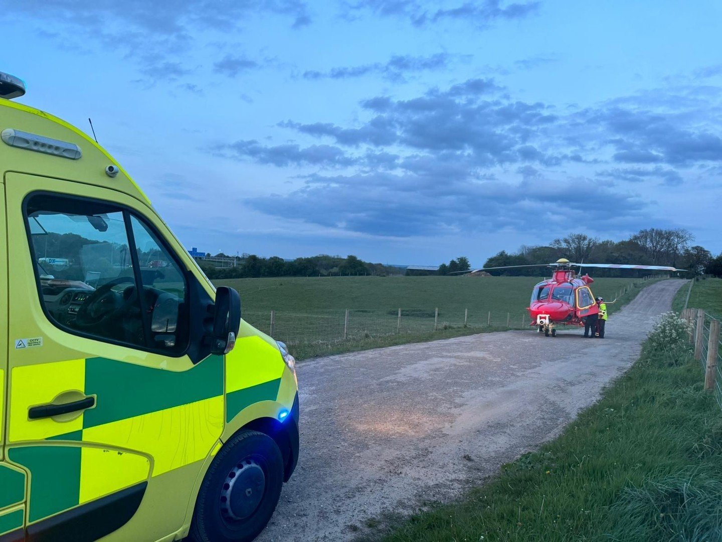 With special thanks to our friends over at @EHAAT_ For supporting some of #TeamMET recently at a challenging call. They were able to bring their advanced clinical knowledge to the scene and give the patient the best care alongside our emergency ambul
