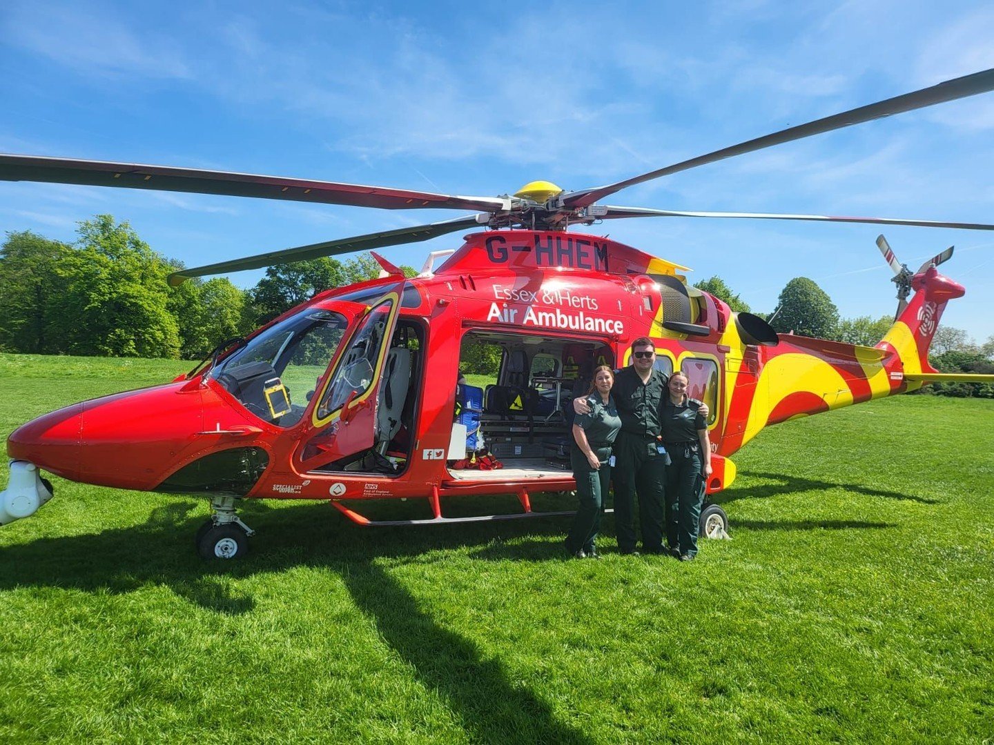 It's not every day that you get flown over London thanks to our friends over at @ehaat_ who we've seen quite a lot recently!

Behind the scenes Sophie, Mitch and Megan worked alongside EHAAT medical teams to deliver outstanding care to the patient an