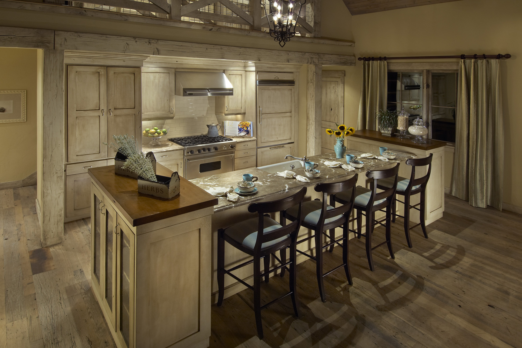 29-08 Kitchen.jpg