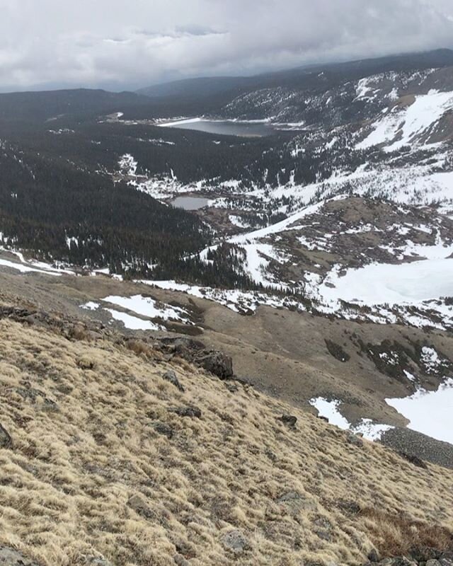 Spring is starting to melt away subalpine snow. Conditions still pretty snowy up high (videos by @sanderaplet). .
.
.
#climatescience #mountainresearch #mountainresearchstation #niwotridge @lter_community