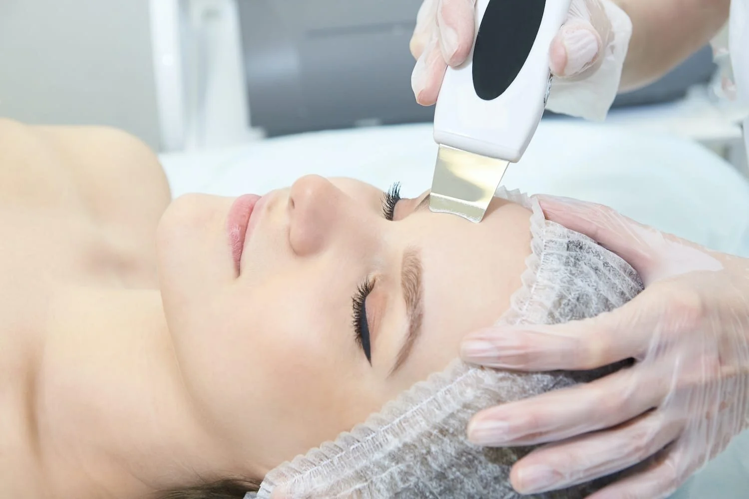 Ultrasonic Facials Explained: Deep Cleansing Without Irritation