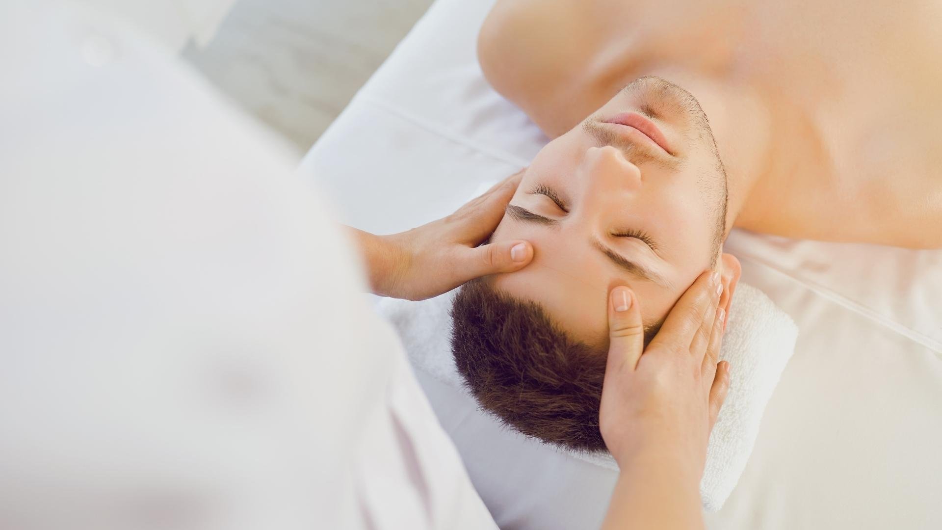 Massage Etiquette for Men: 8 Things to Keep in Mind