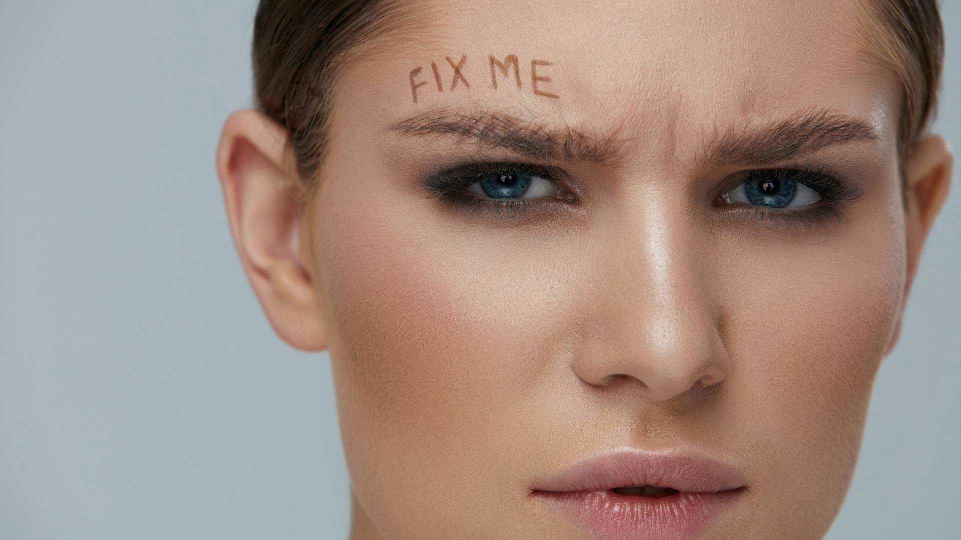 Eyebrow Threading vs. Waxing: Things to Consider