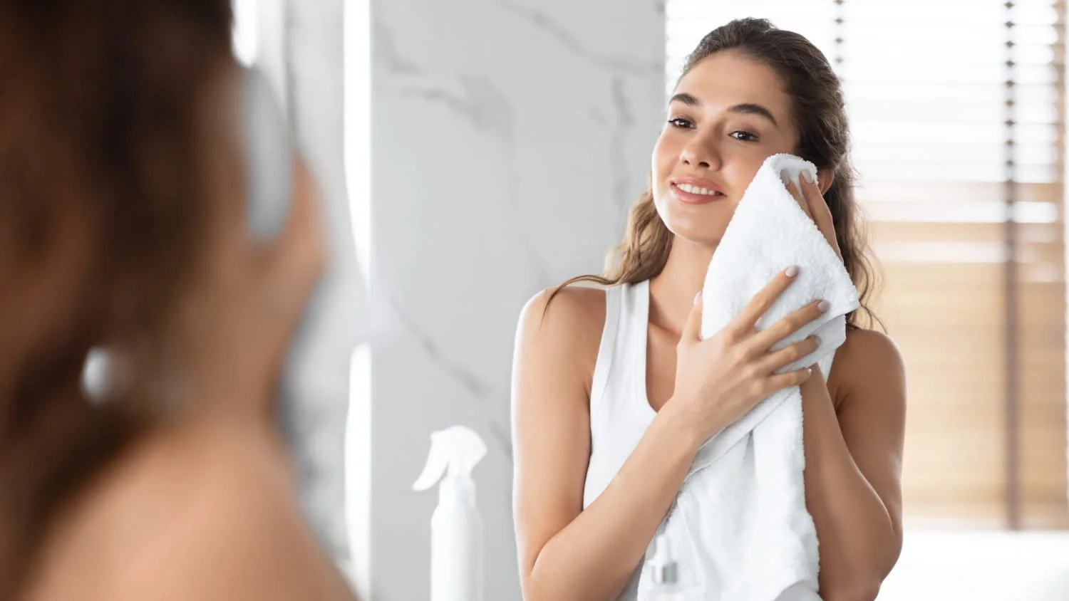 Facial vs At-Home Skincare: When to See a Pro