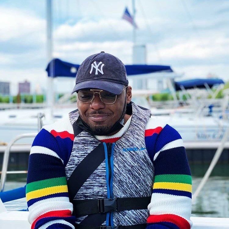Fun sailing lesson the other week&mdash;Go Sox! :) ⛵️✨⚾️ 
.
.
.
.
Photo: @kiajd @robcavejr 
#brooklynSail #BKsail #SailingLessonsNYC #NYCSailingLessons #SailingLessonsBrooklyn #BrooklynSailingLessons #NewYorkCitySailingLessons #SailingLessonsNewYorkC