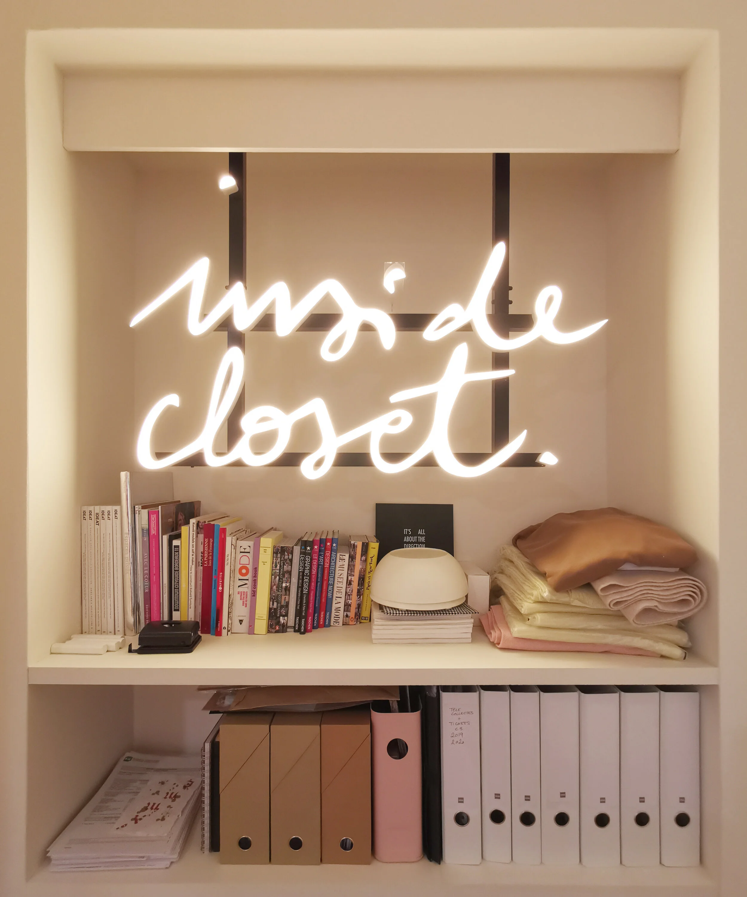 INSIDE CLOSET_07.jpg