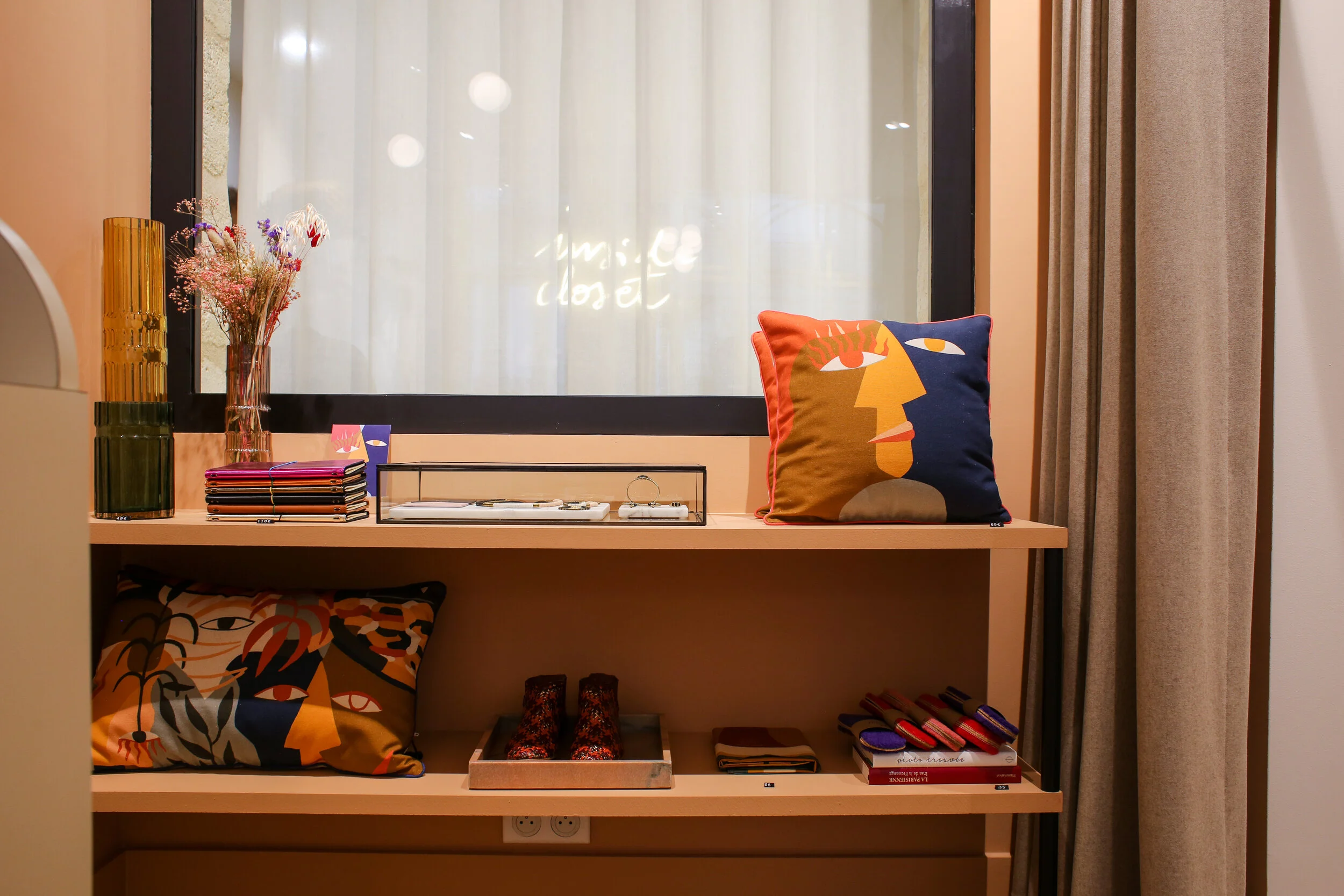 INSIDE CLOSET_11.jpg