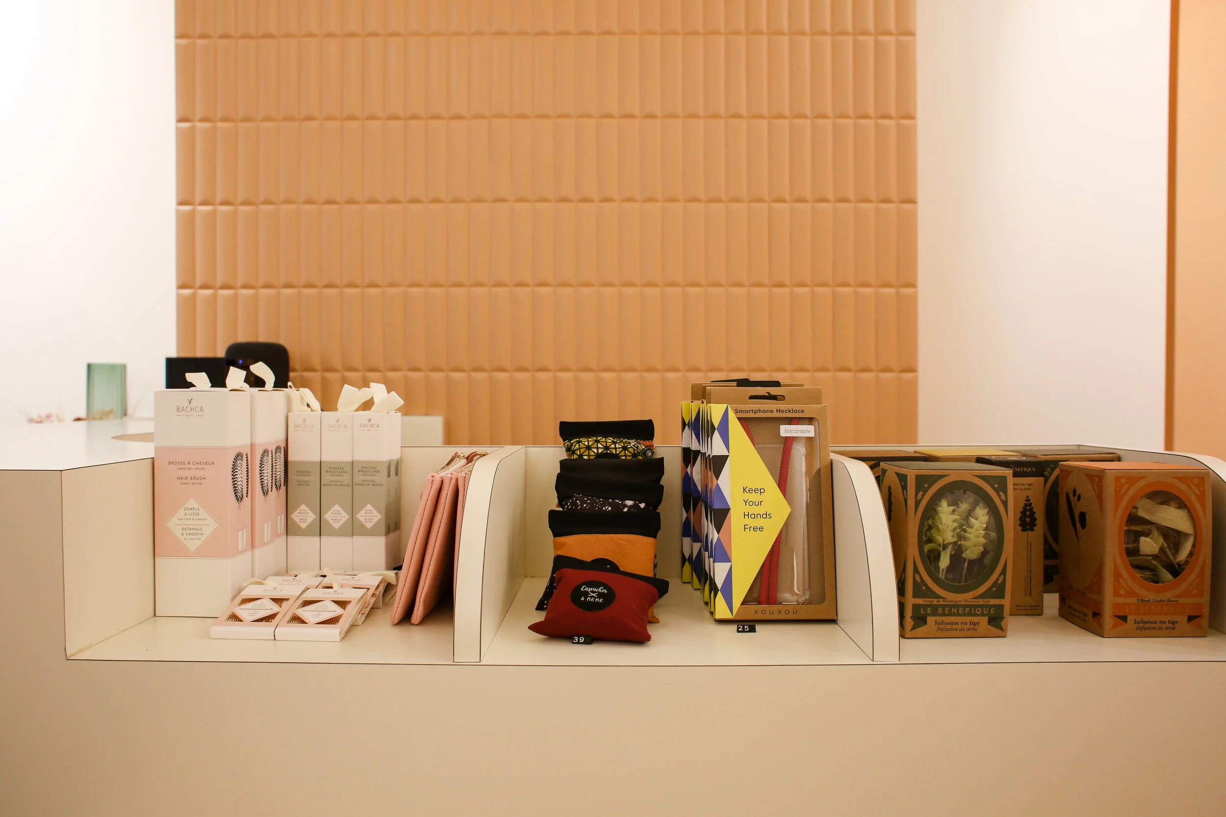 INSIDE CLOSET_15.jpg