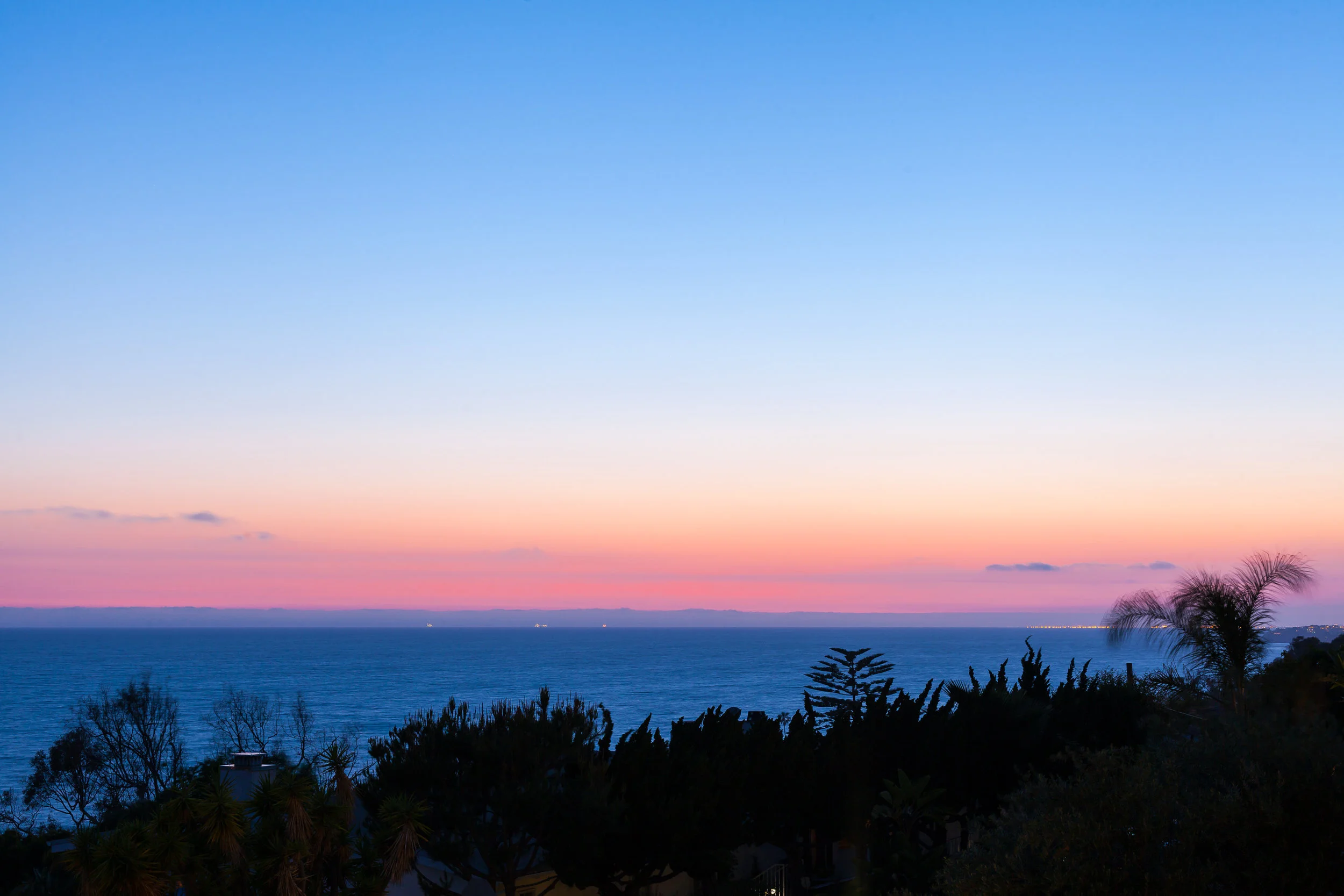 2512-glenneyre-st-twilight-5.jpg