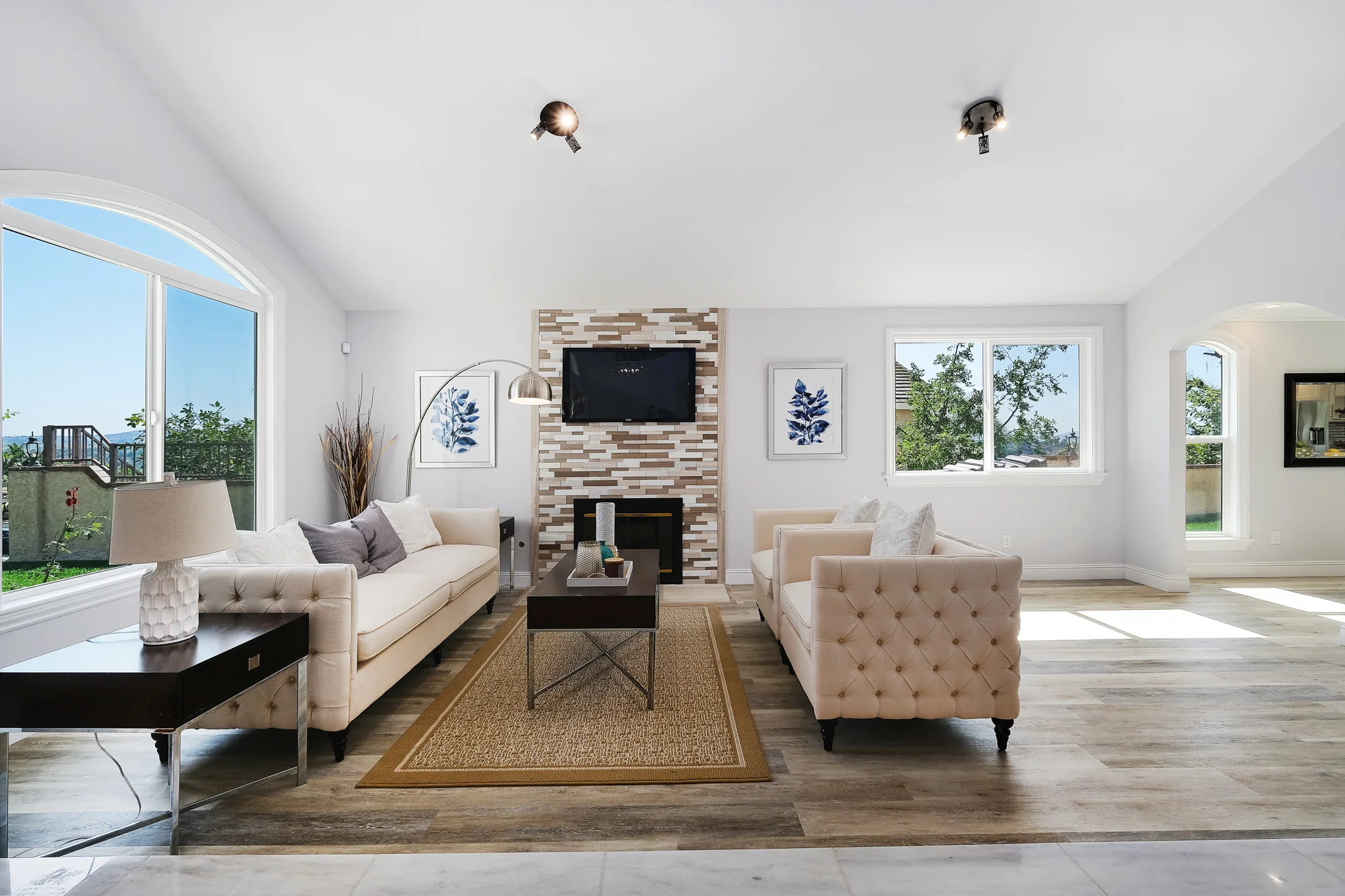 1823 Sundowner Ln- 2.JPG