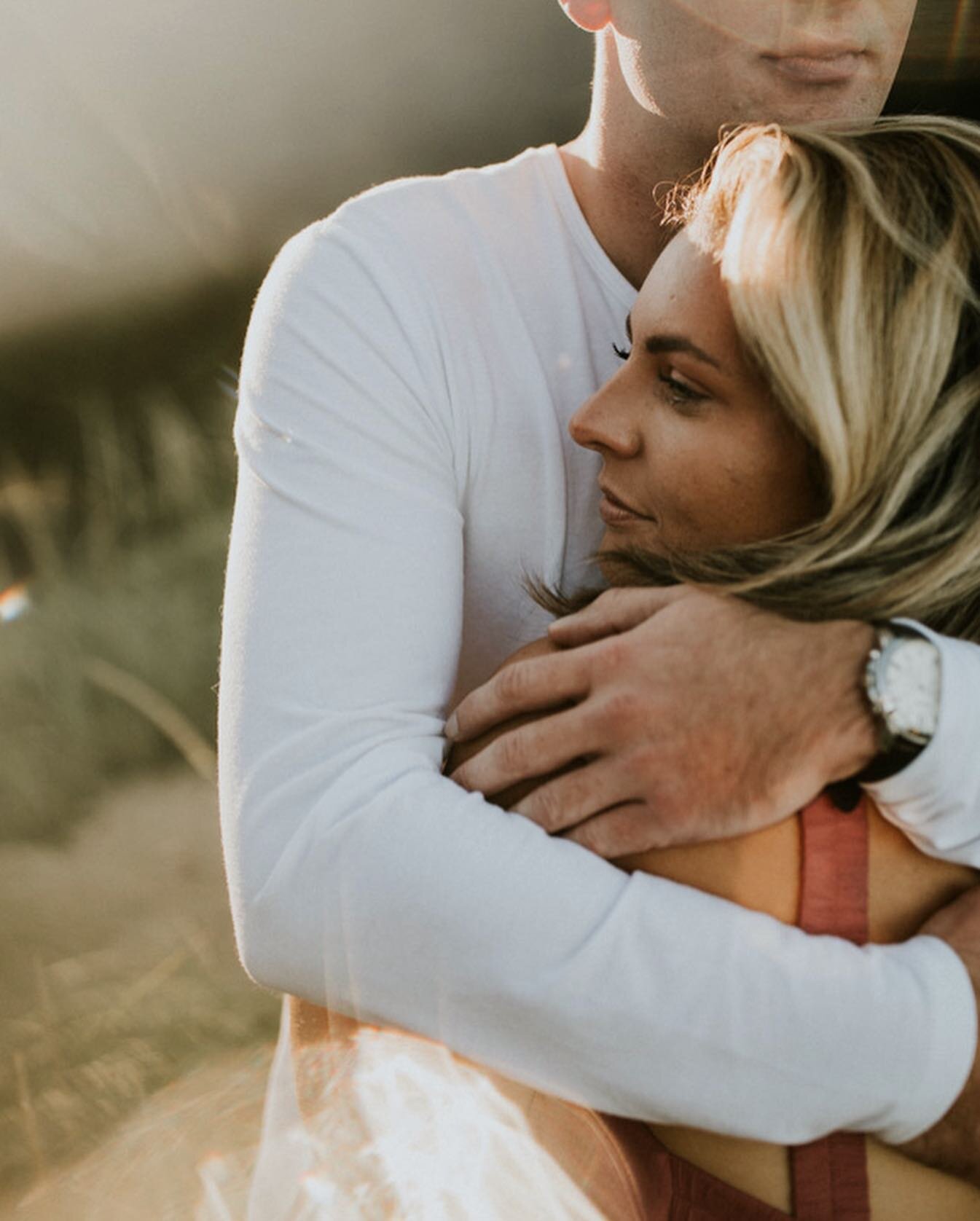 We did a winter engagement session last February but they wanted a more summery session. We weren&rsquo;t able to schedule one until this month and the temperature WAS COLDER than in Feb. 😅 #puremichigan Despite the cold cold COLD sand, the highest 