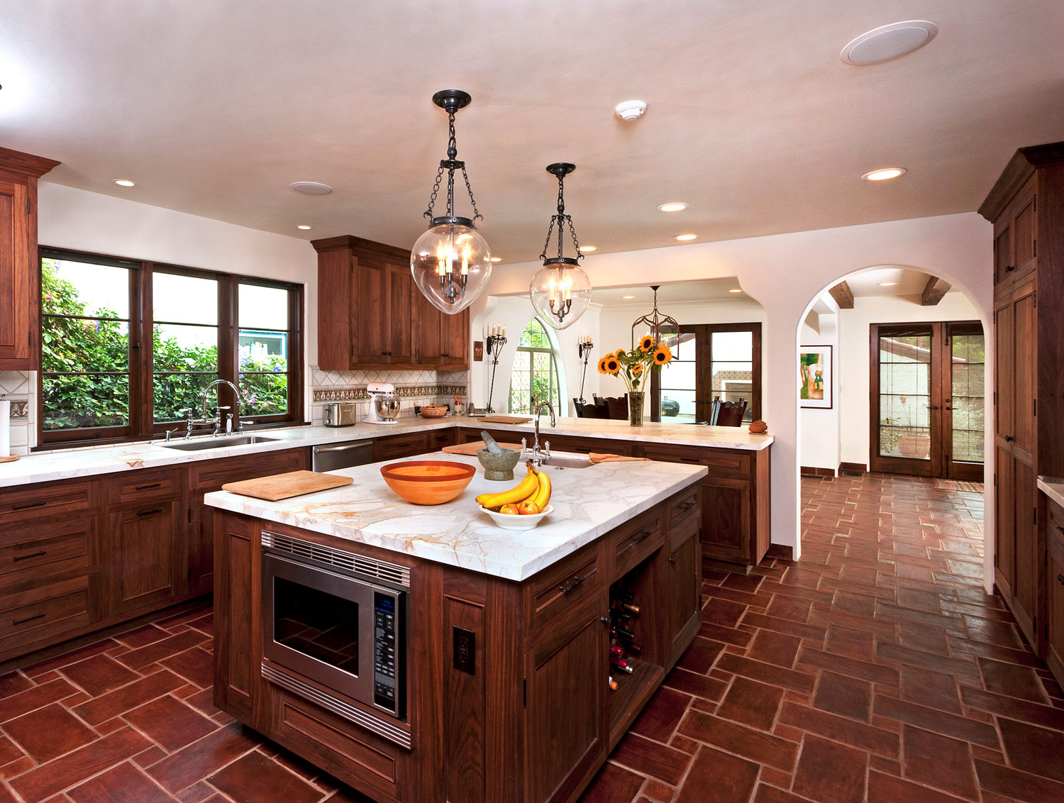 06-Contemporary-Spanish-Kitchen-Warm-Wood-Marble-Countertops-Island-Gary-drake-General-Contractor.jpg