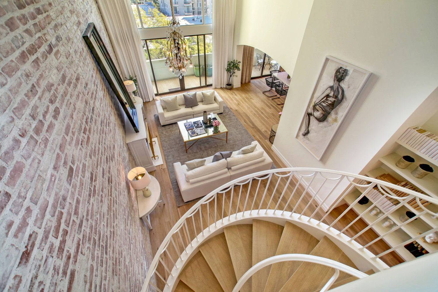 07-transitional-style-living-room-exposed-brick-wall-gary-drake-general-contractor.jpg