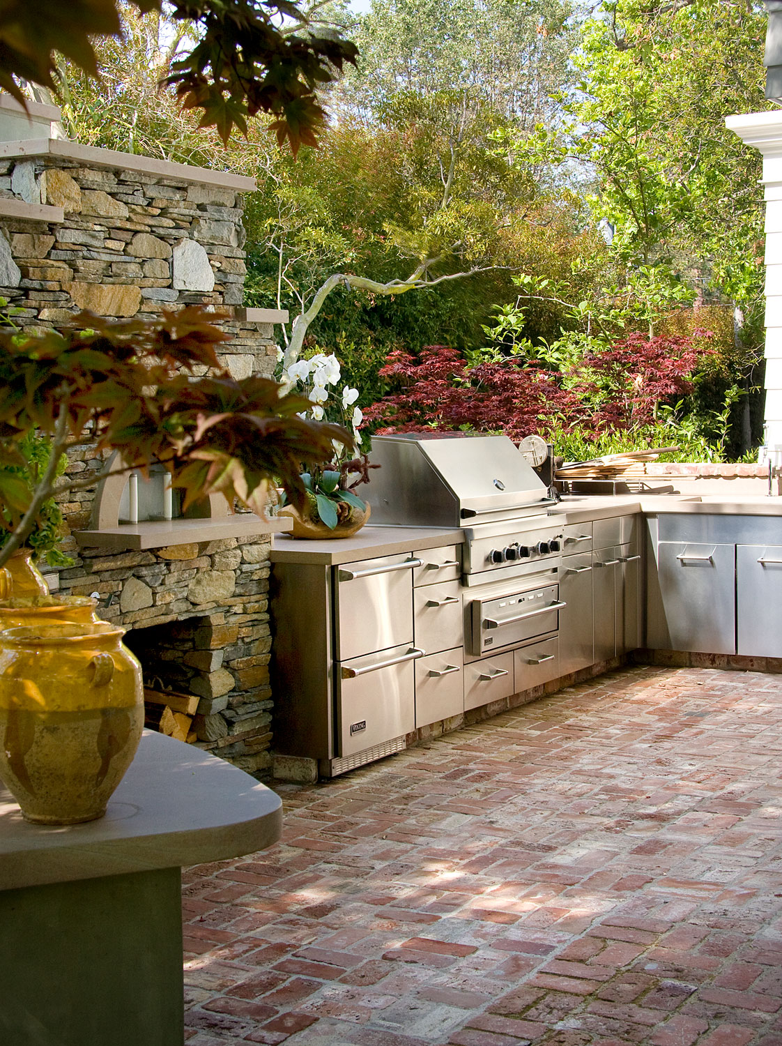 14-outdoor-bbq-fireplace-gary-drake-general-contractor.jpg