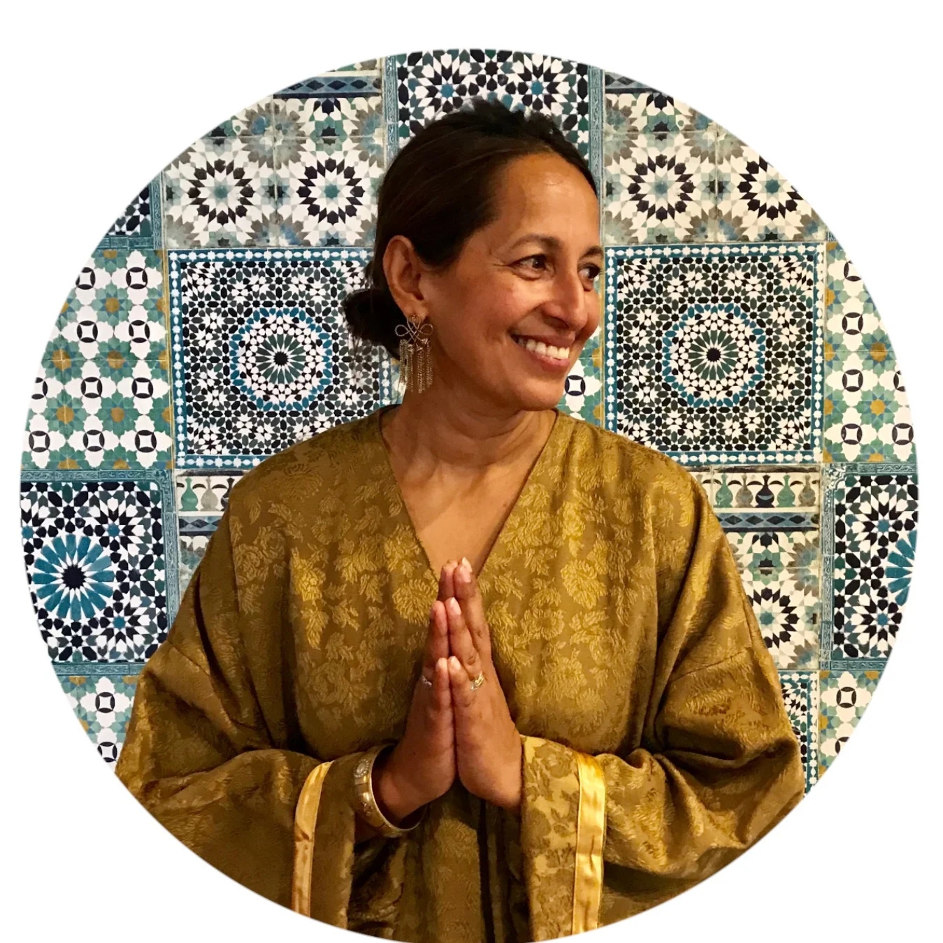 AVRIL BASTIANSZ PROFILE PIC.JPG