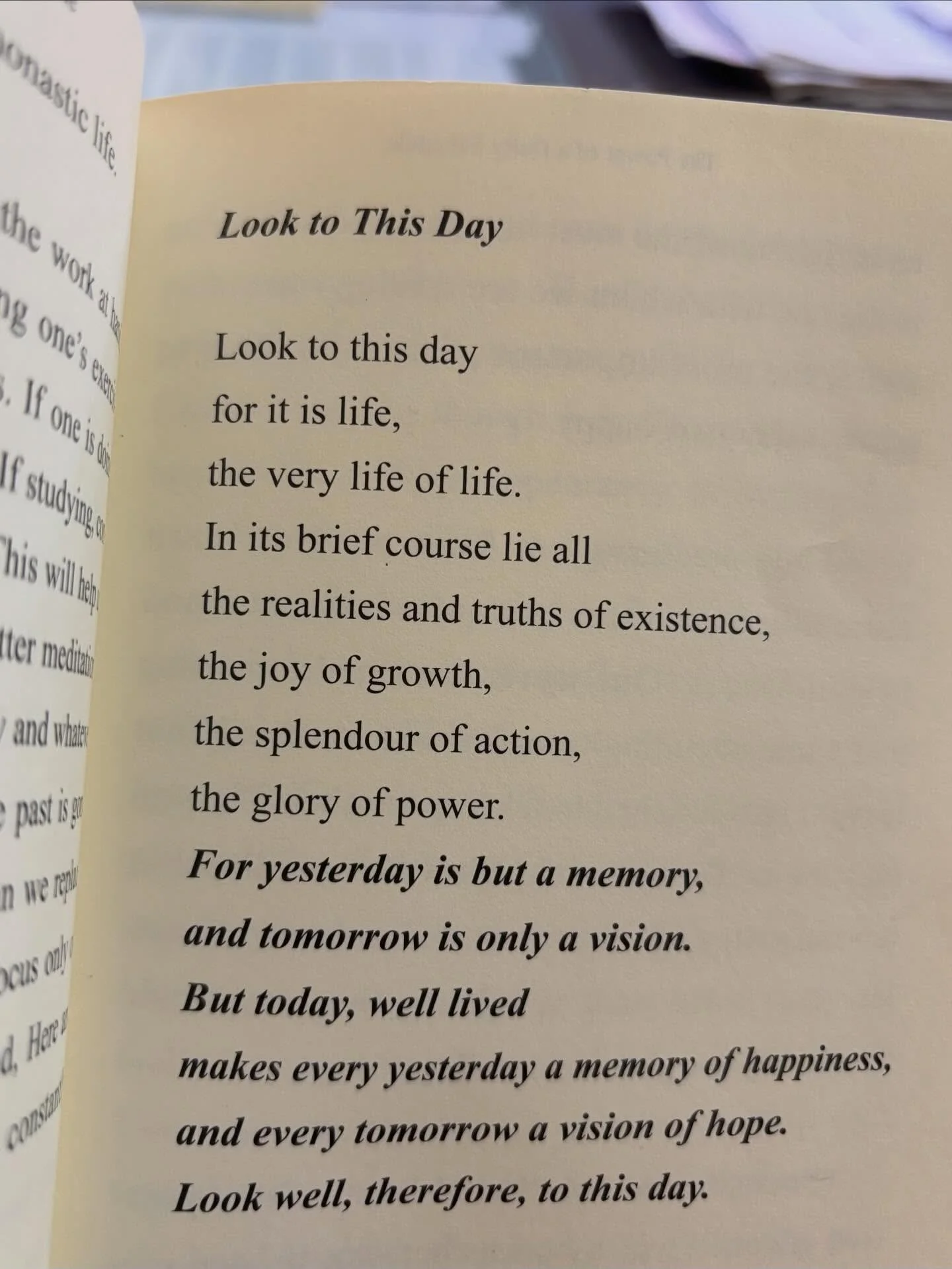 Look to this Day

#ramakrishna #vedanta #colombo #spirituality #selfknowing 

with @vedaspices