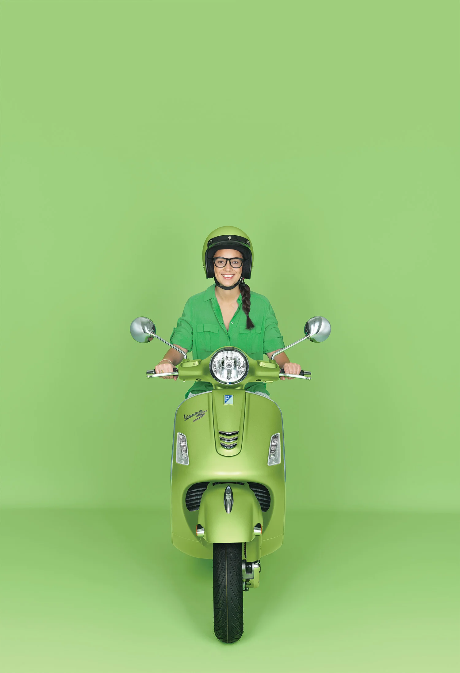 TCF2435_Booster_Young_Woman_Scooter_1149_SS.jpg