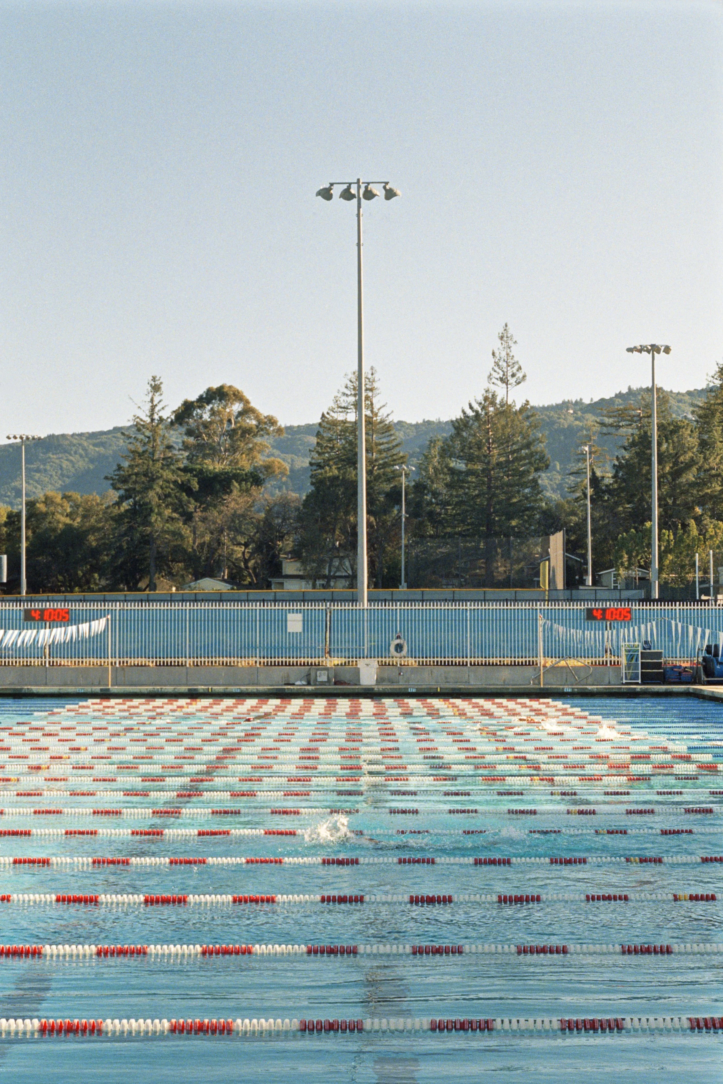 2-25-25-Kodak-Portra-800-R72-_48Bit_g2p0345 copy.jpg