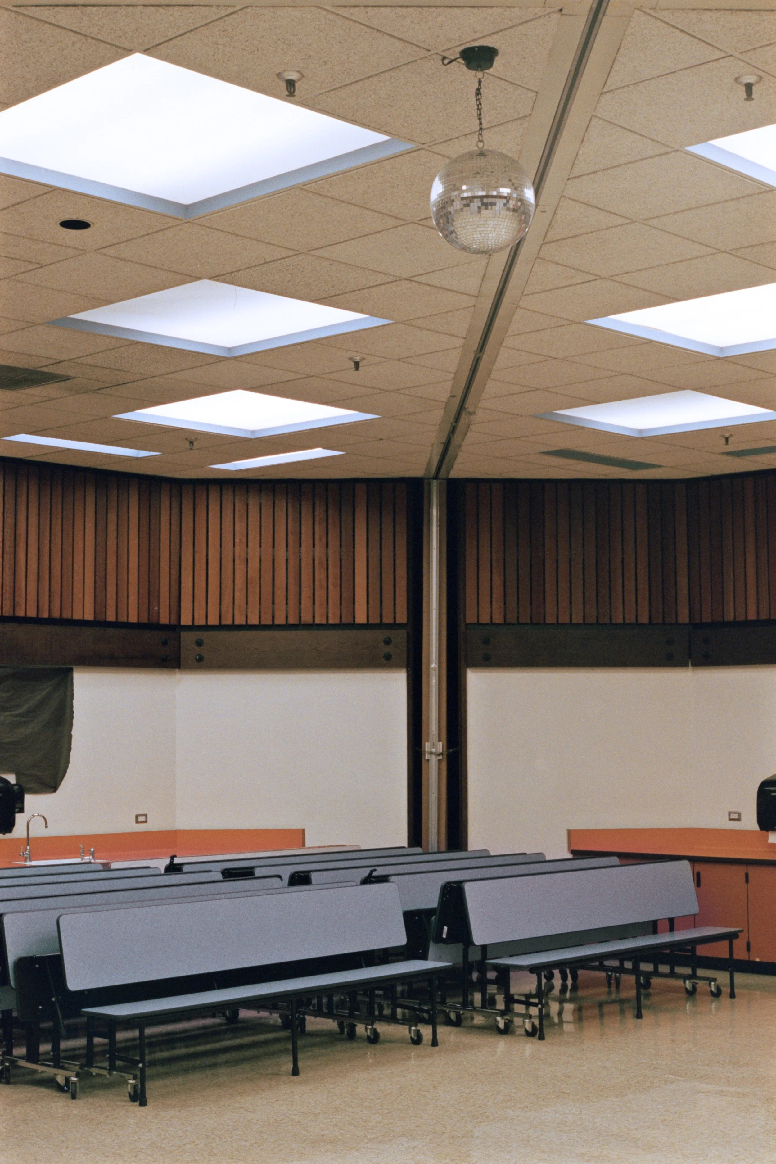 9-10-24-KodakPortra400-R50-_48Bit_g2p0410 copy.jpg