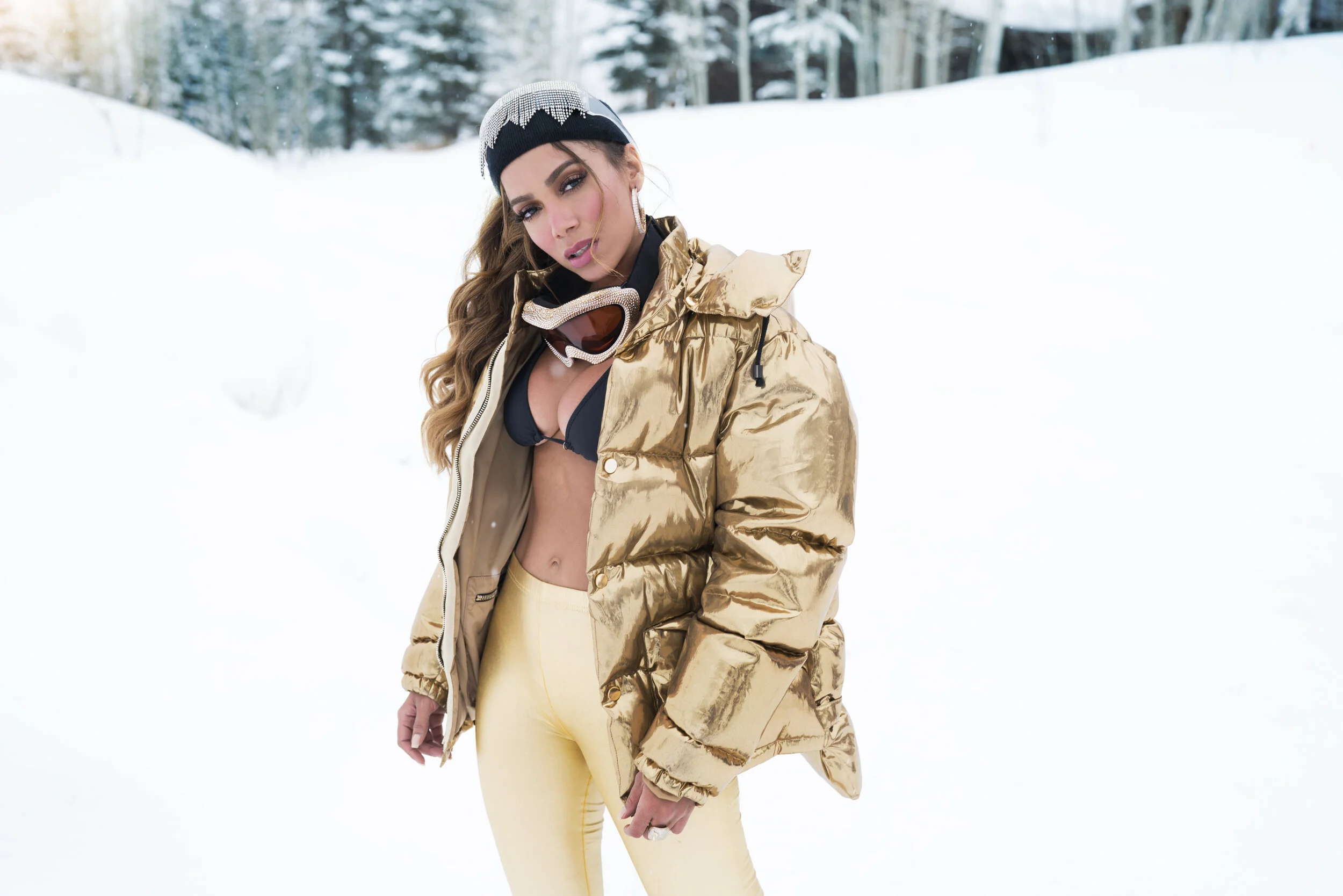 Anitta - Loco (Official Music Video)