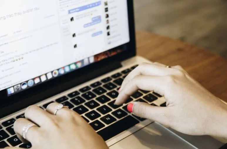 how to be a blogger