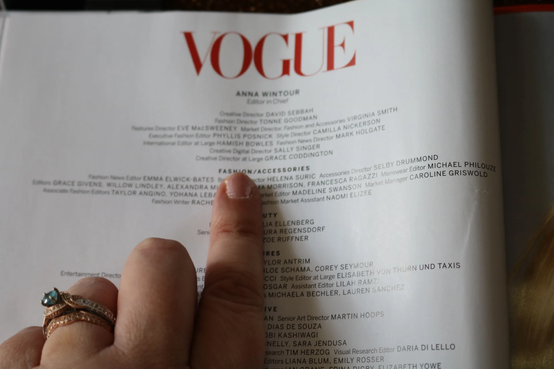 How to contact a magazine