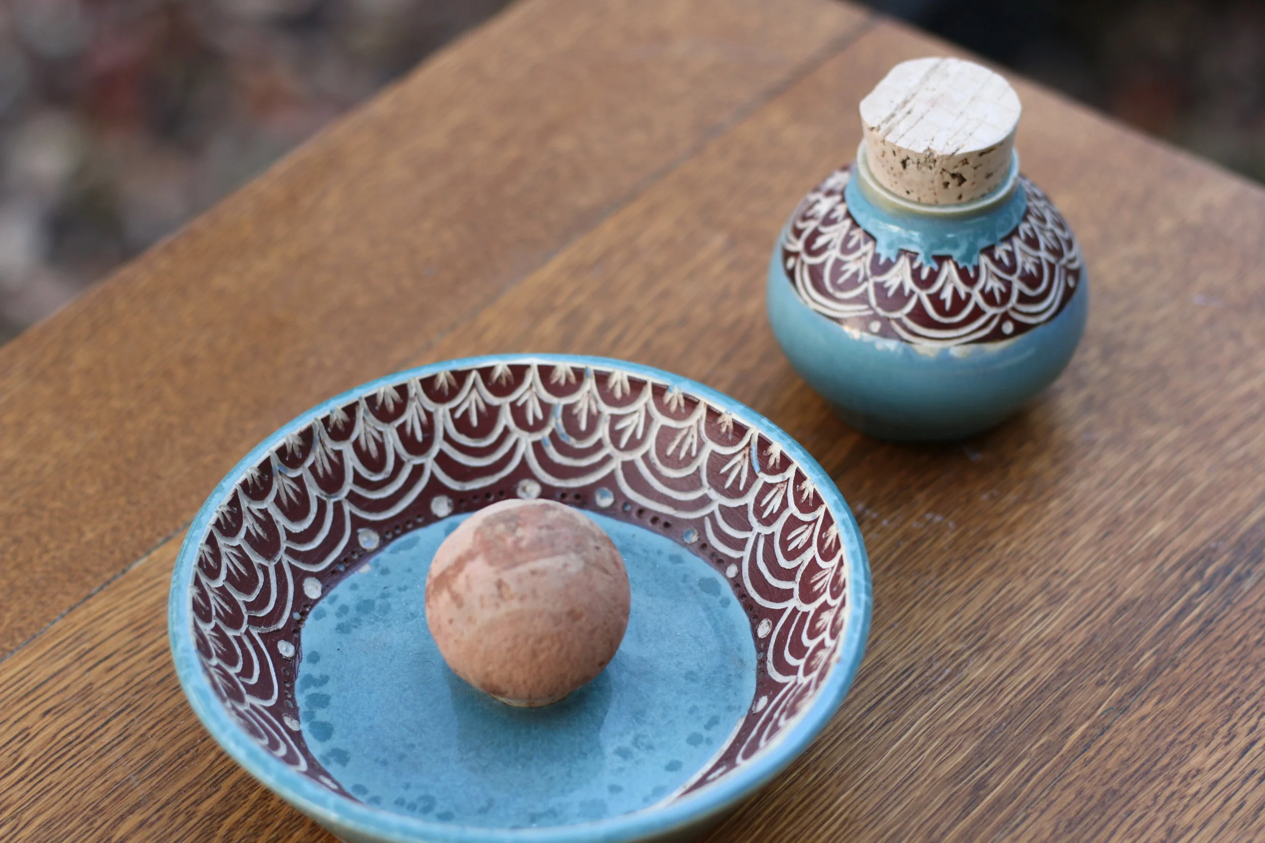  bumper bowl ashtray with matching corked jar 