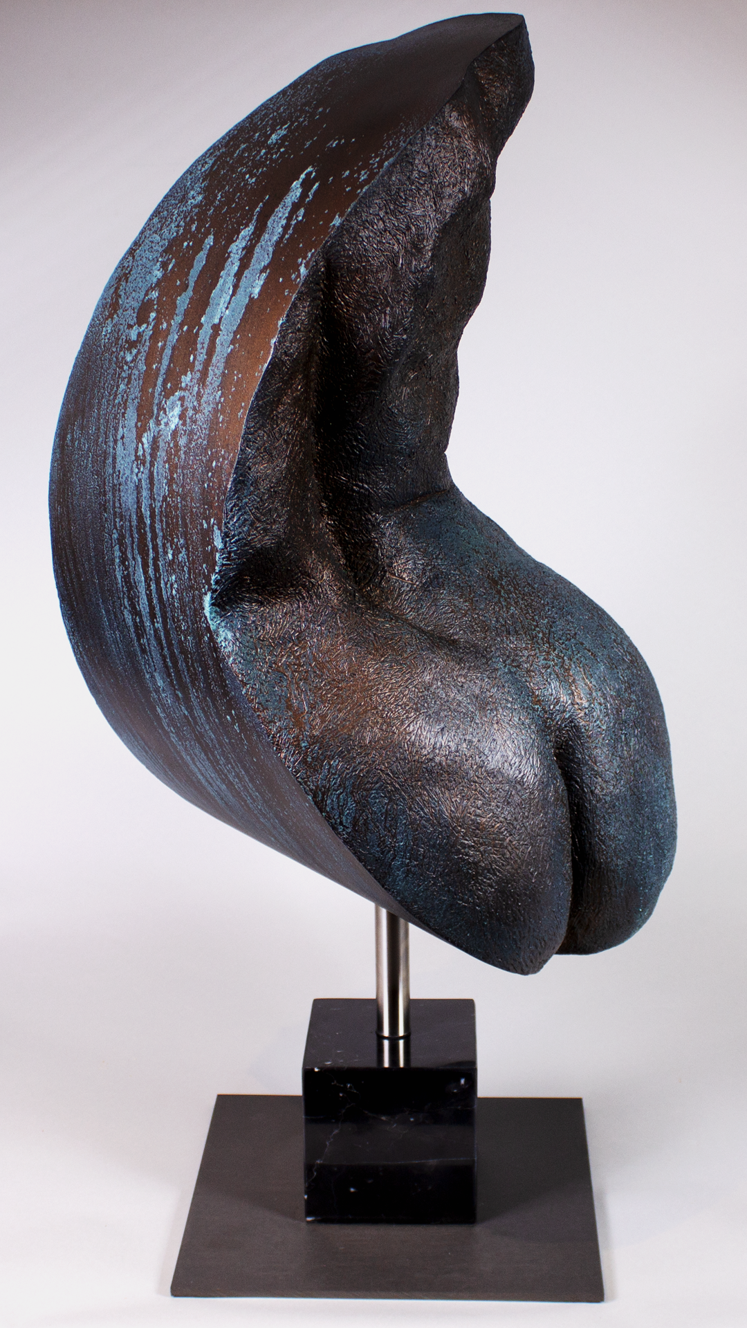 LarsFinSculpture Mother View 6 090326.png