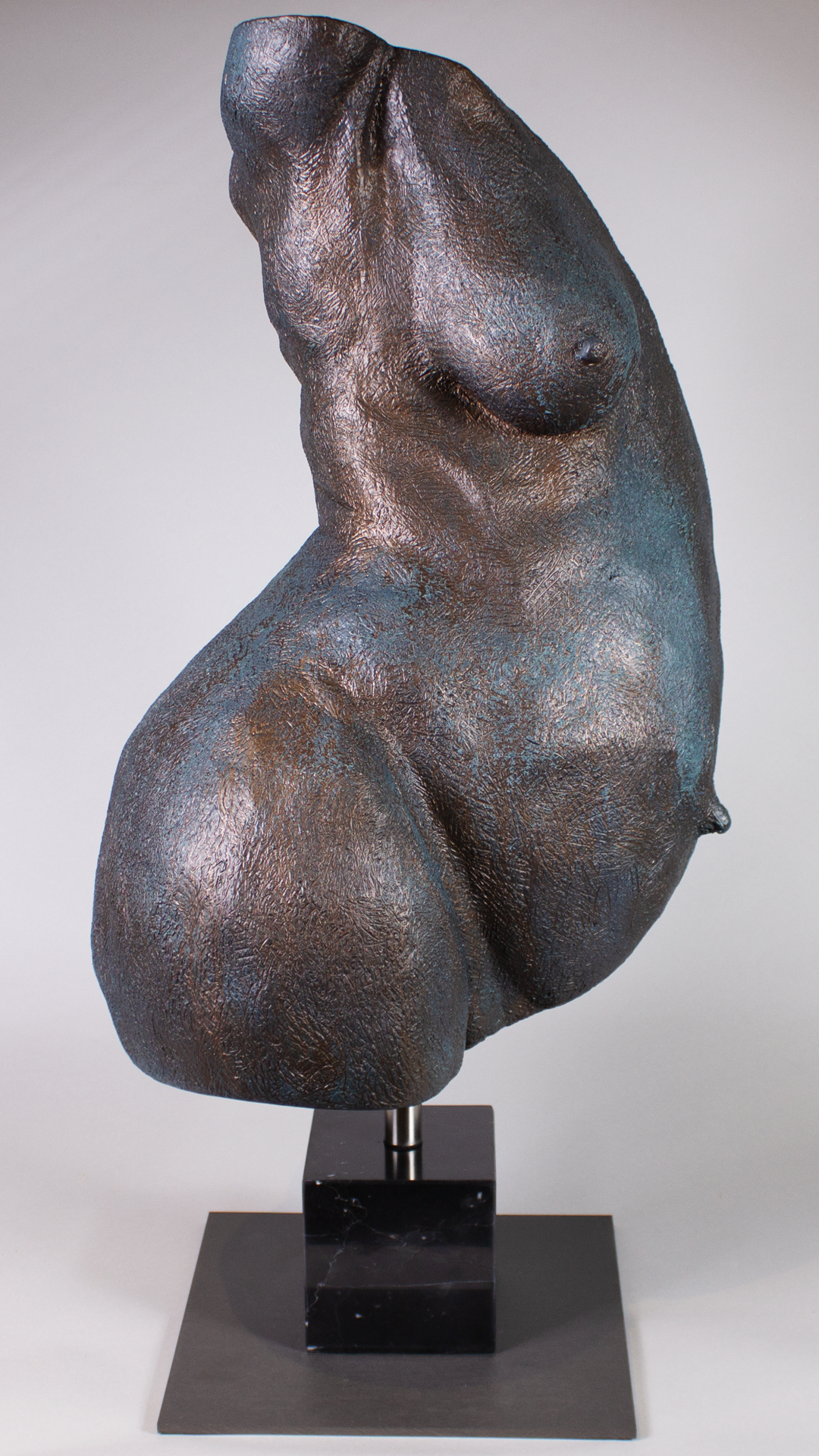 LarsFinSculpture Mother View 2 090326.png