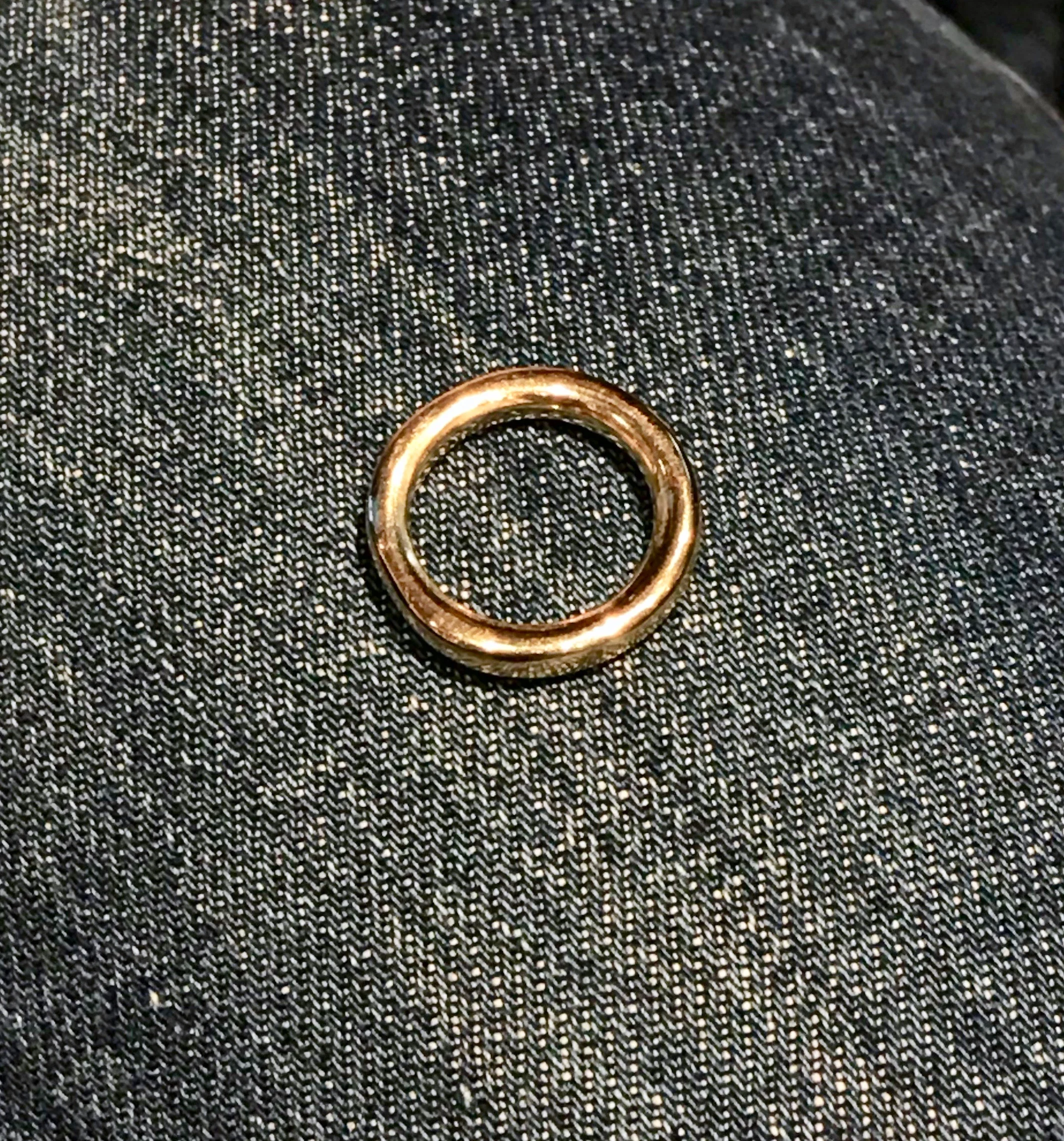 18k solid yellow gold band, high polished