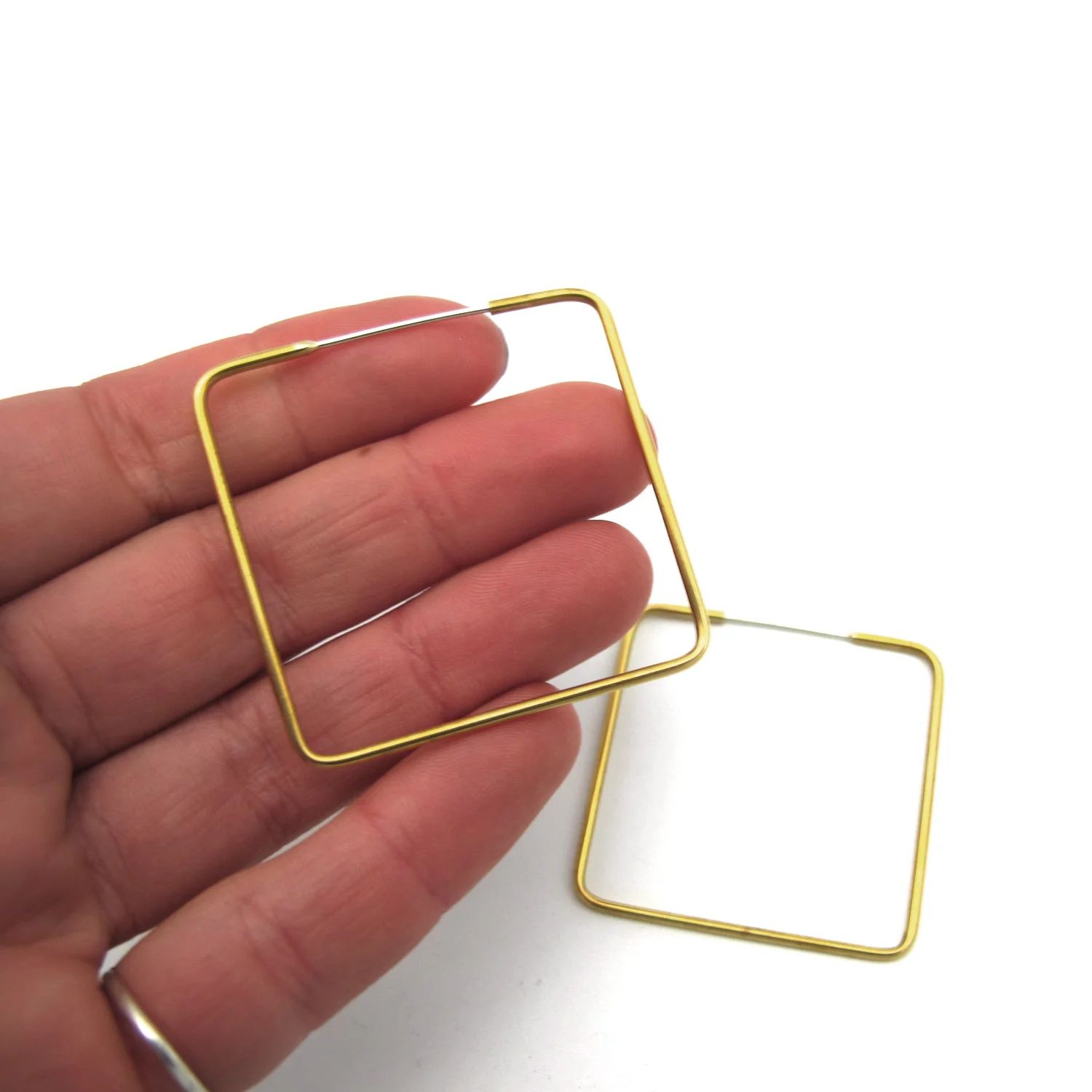 squarehoop copy1.jpg